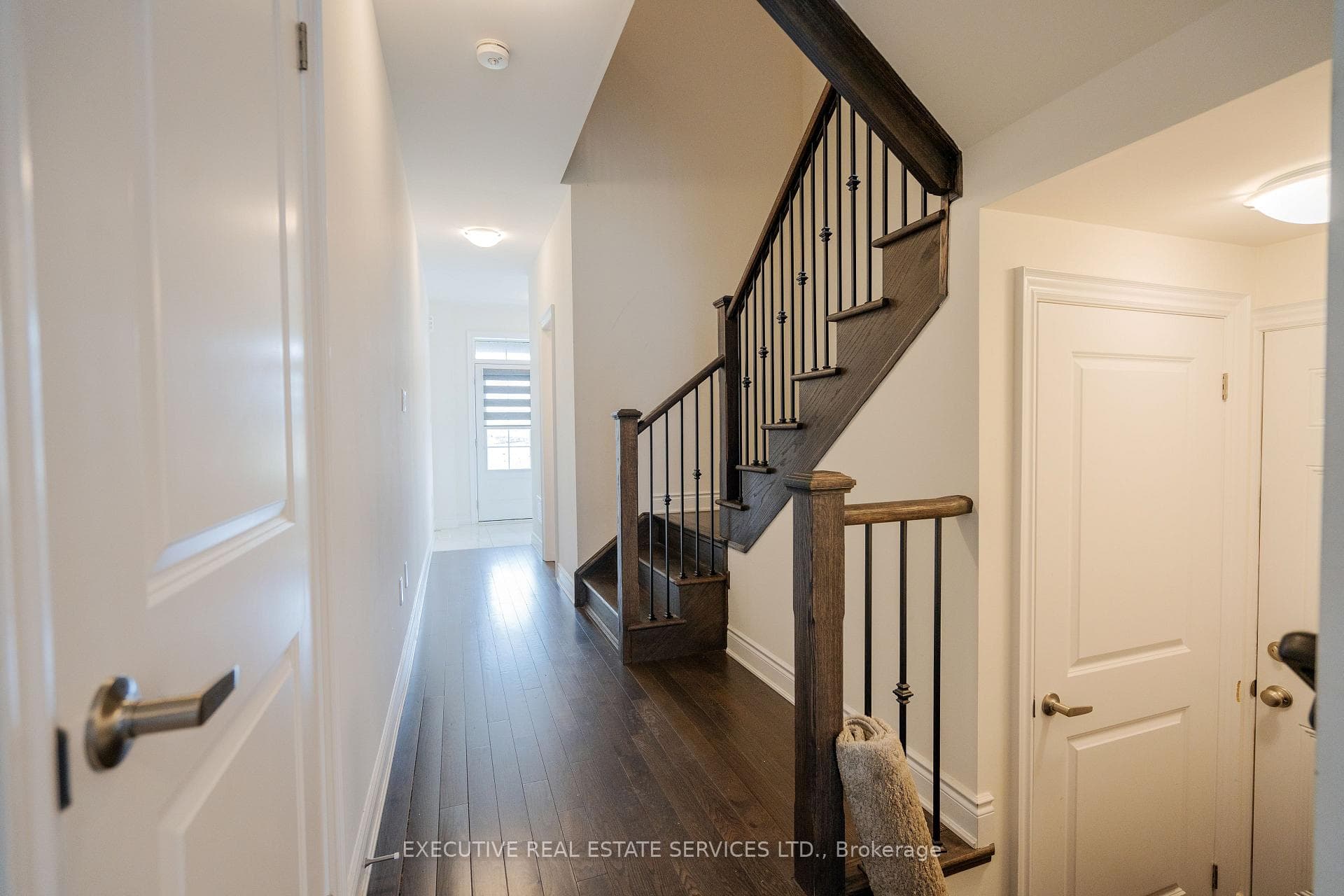 35 Moorhart Crescent photo 9