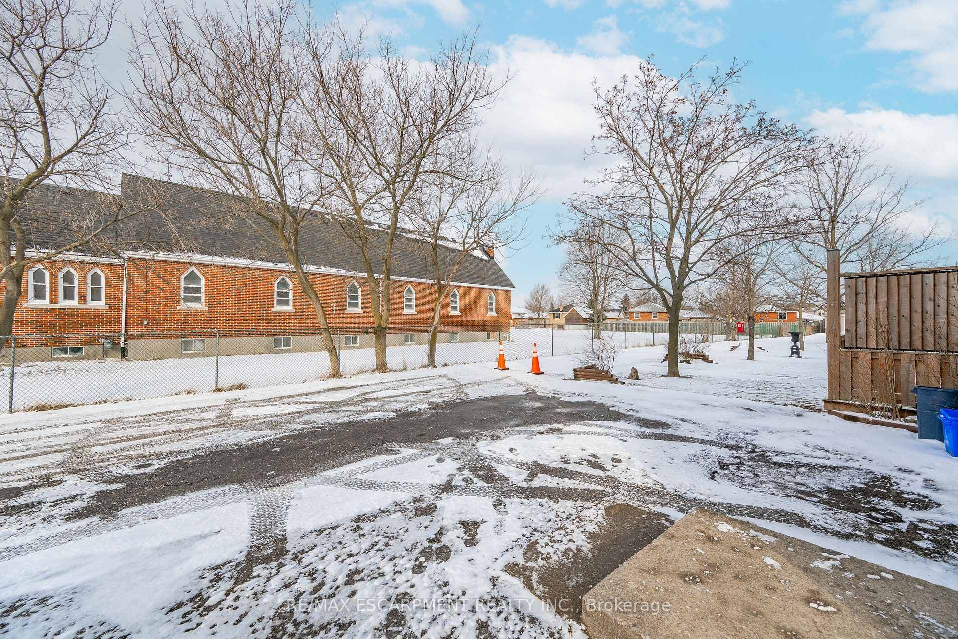 6427 Townline Road Unit 1 photo 38