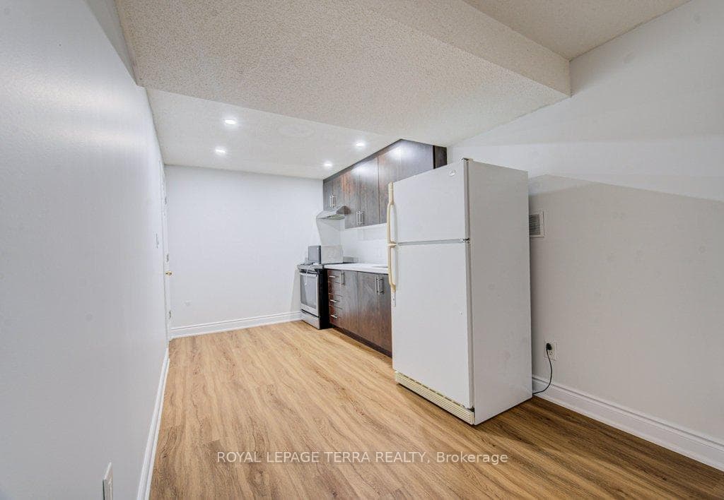 139 WERSTINE Terrace photo 30