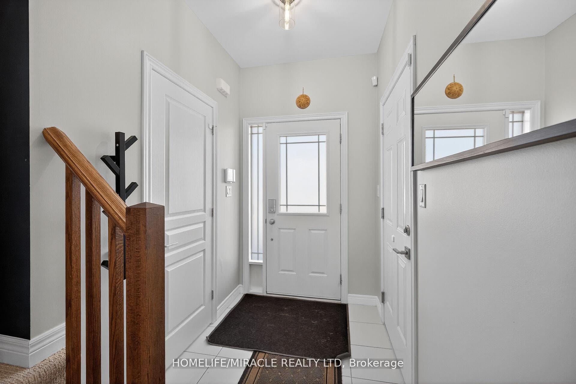 149 Kinsman Drive photo 4