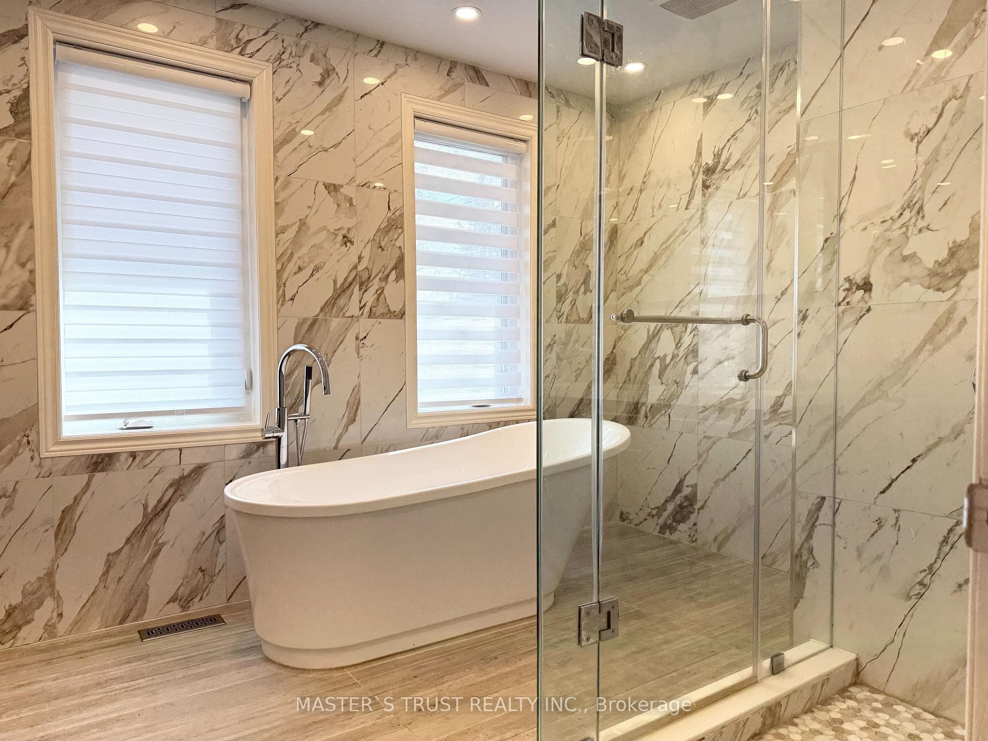 25 Cheval Drive photo 14