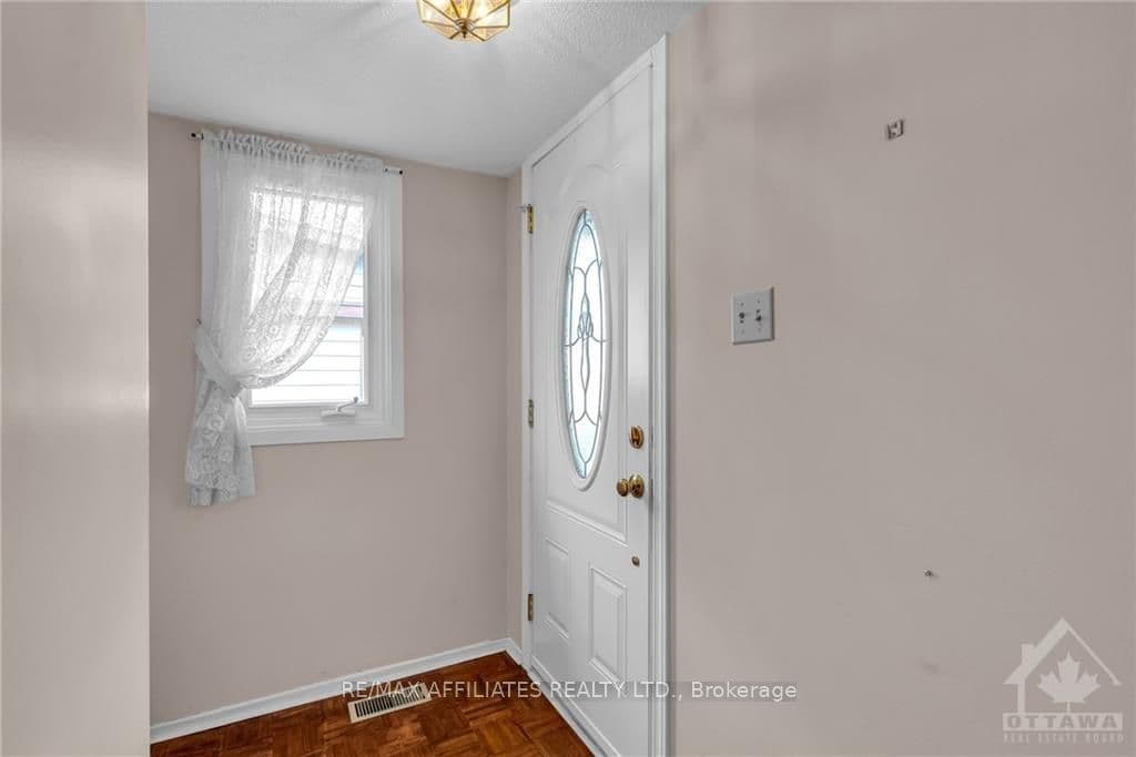 97 BENLEA Drive photo 3