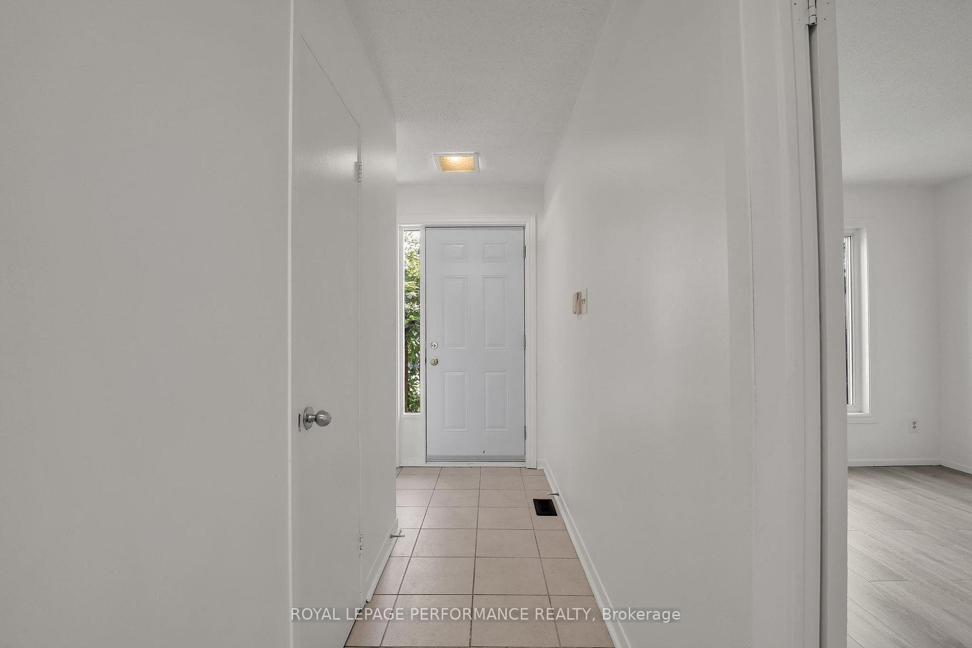 3342 Southgate Road Unit 10 photo 3