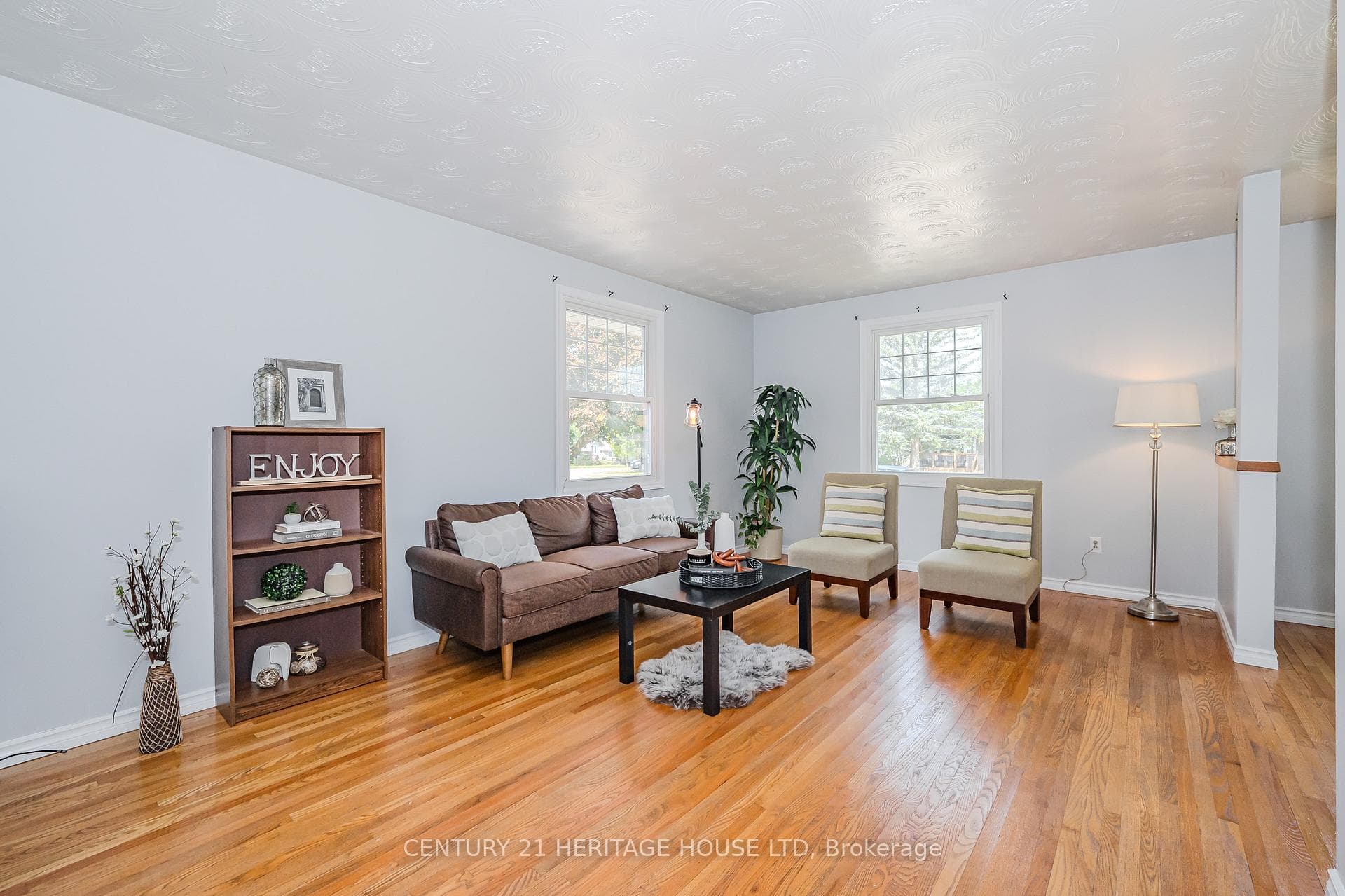 125 Brant Avenue photo 6