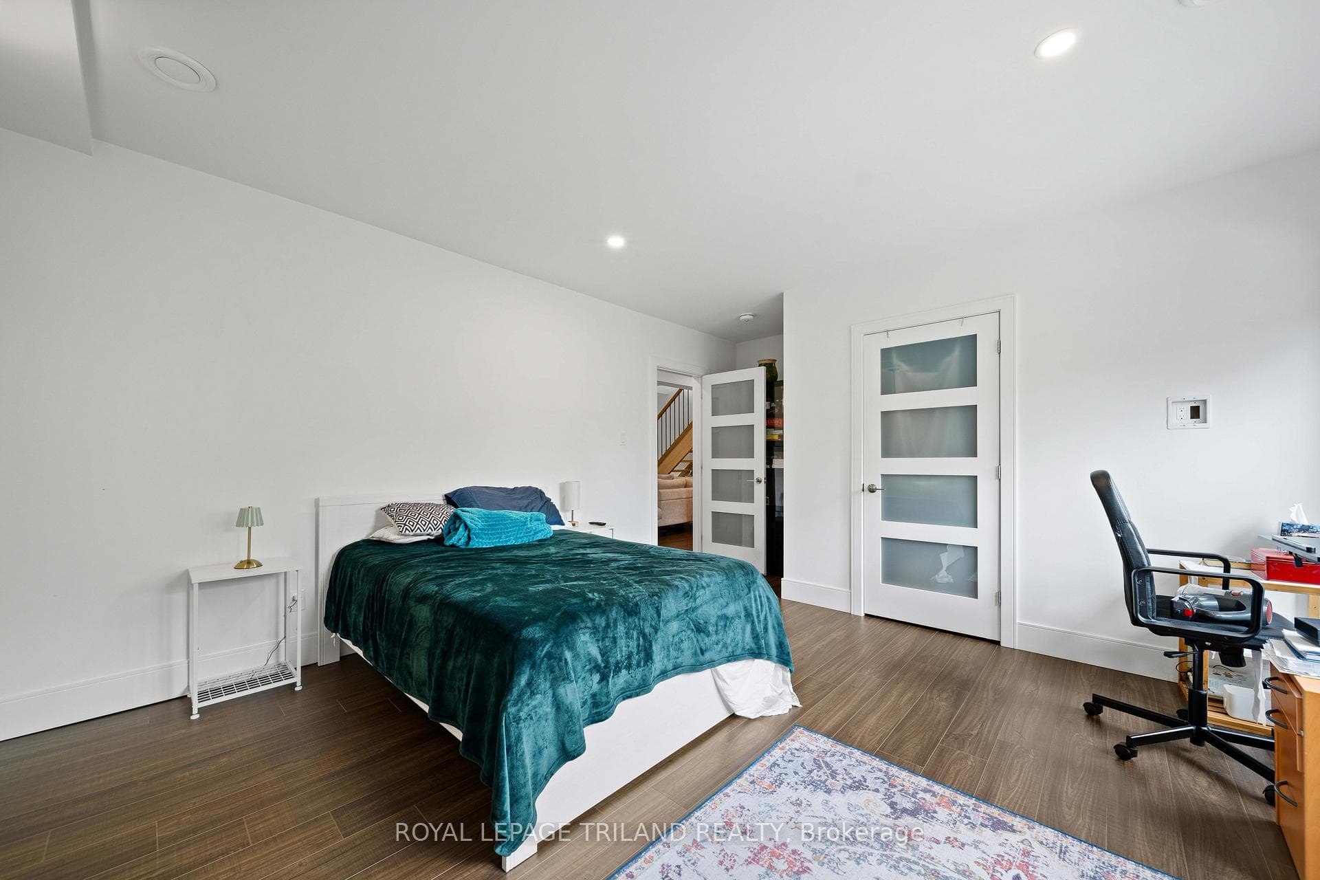 130 Windsor Crescent Unit 3 photo 22