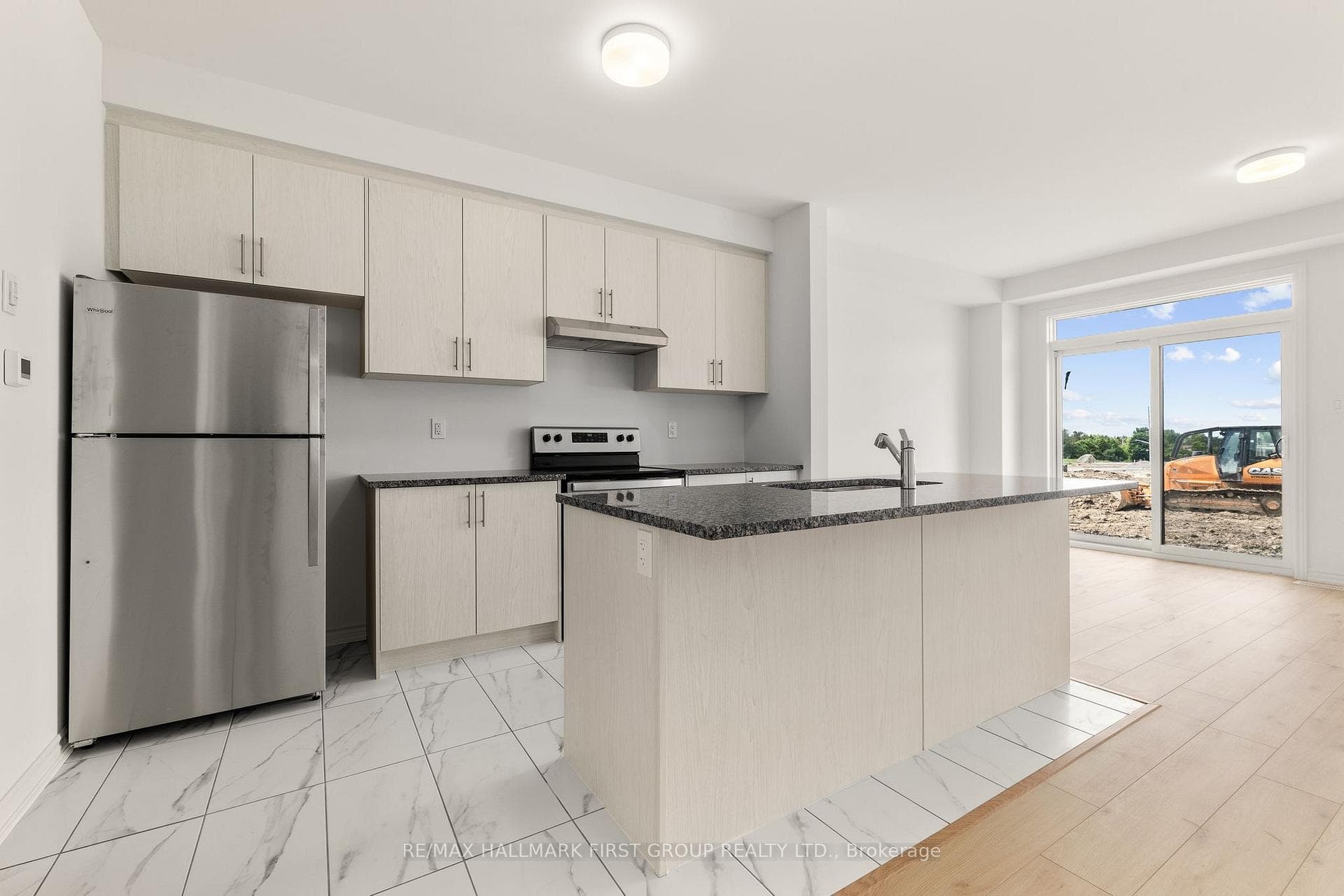 525 Worden Street photo 10