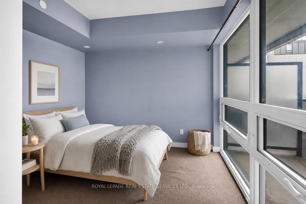 120 Varna Drive Unit 401 photo 4