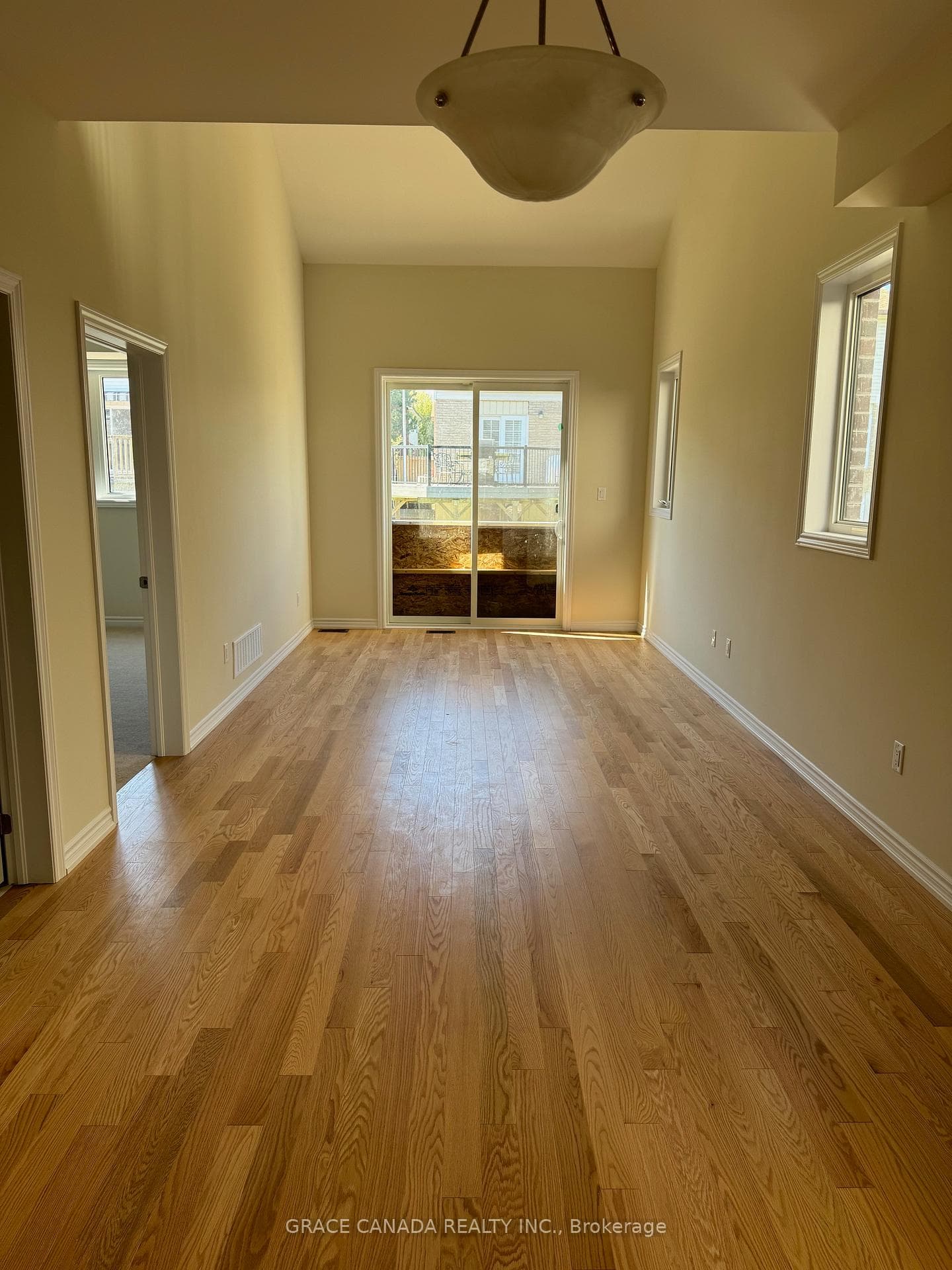 1385 National Common Avenue photo 9