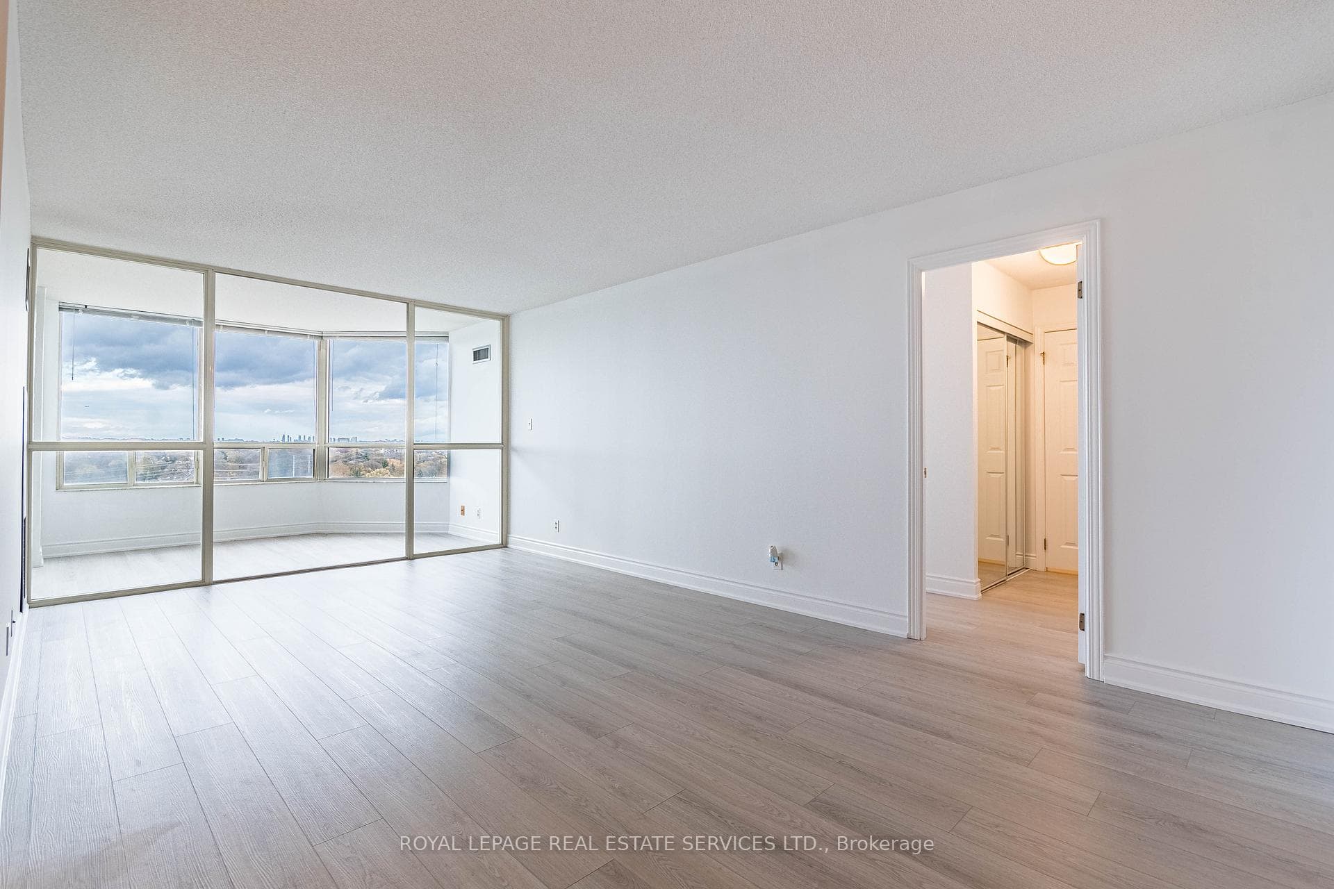 1 Aberfoyle Crescent Unit 1604 photo 15