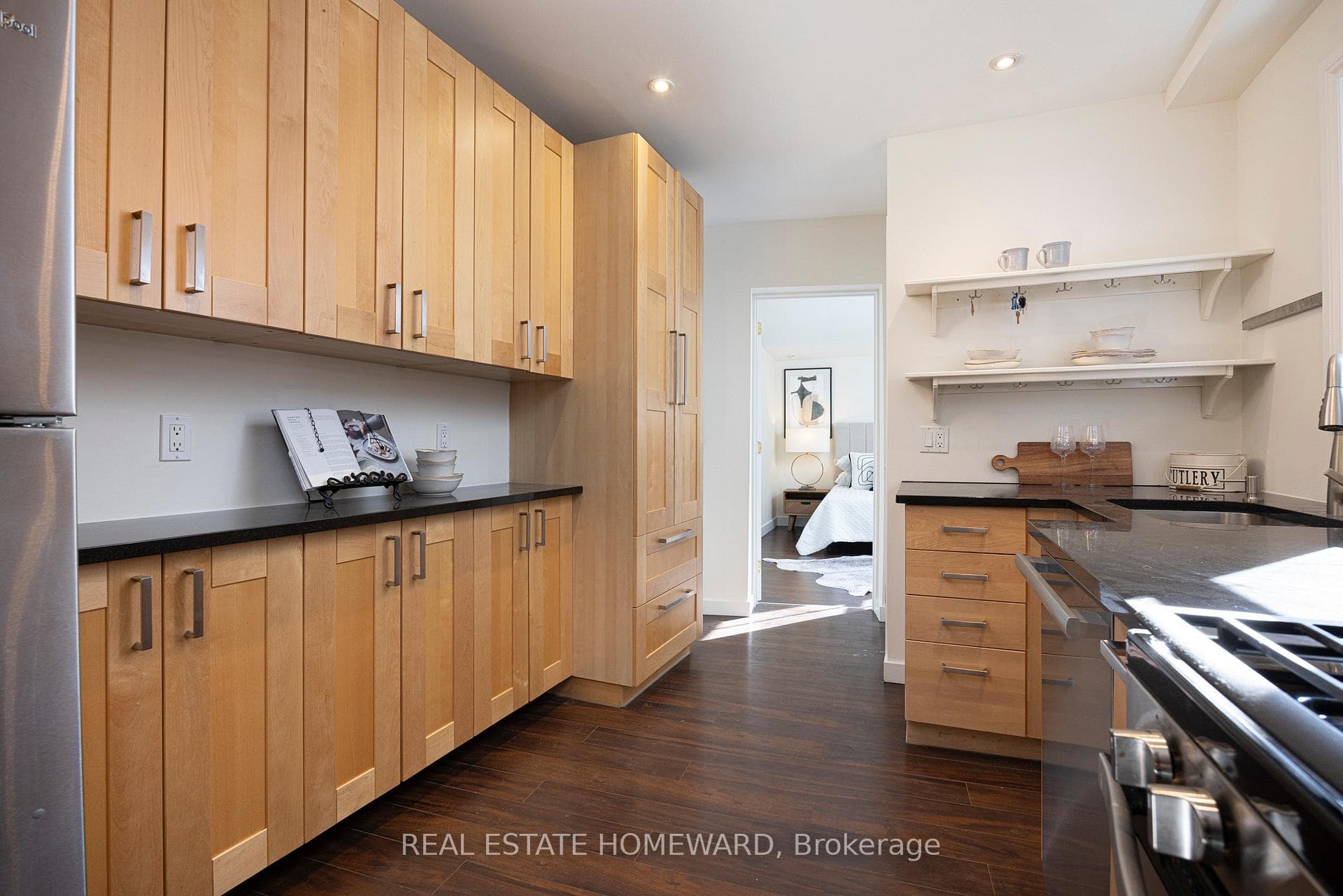 244 Niagara Street photo 17