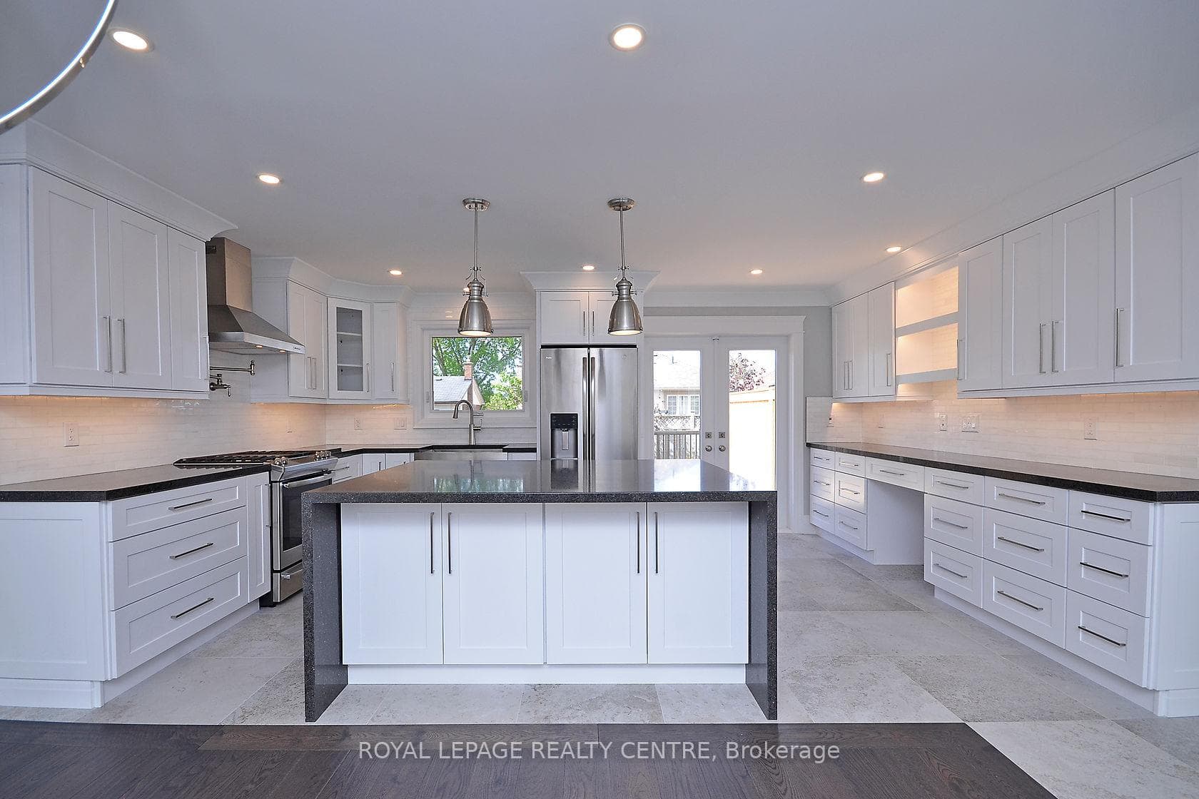 326 Slade Crescent Unit Upper photo 8