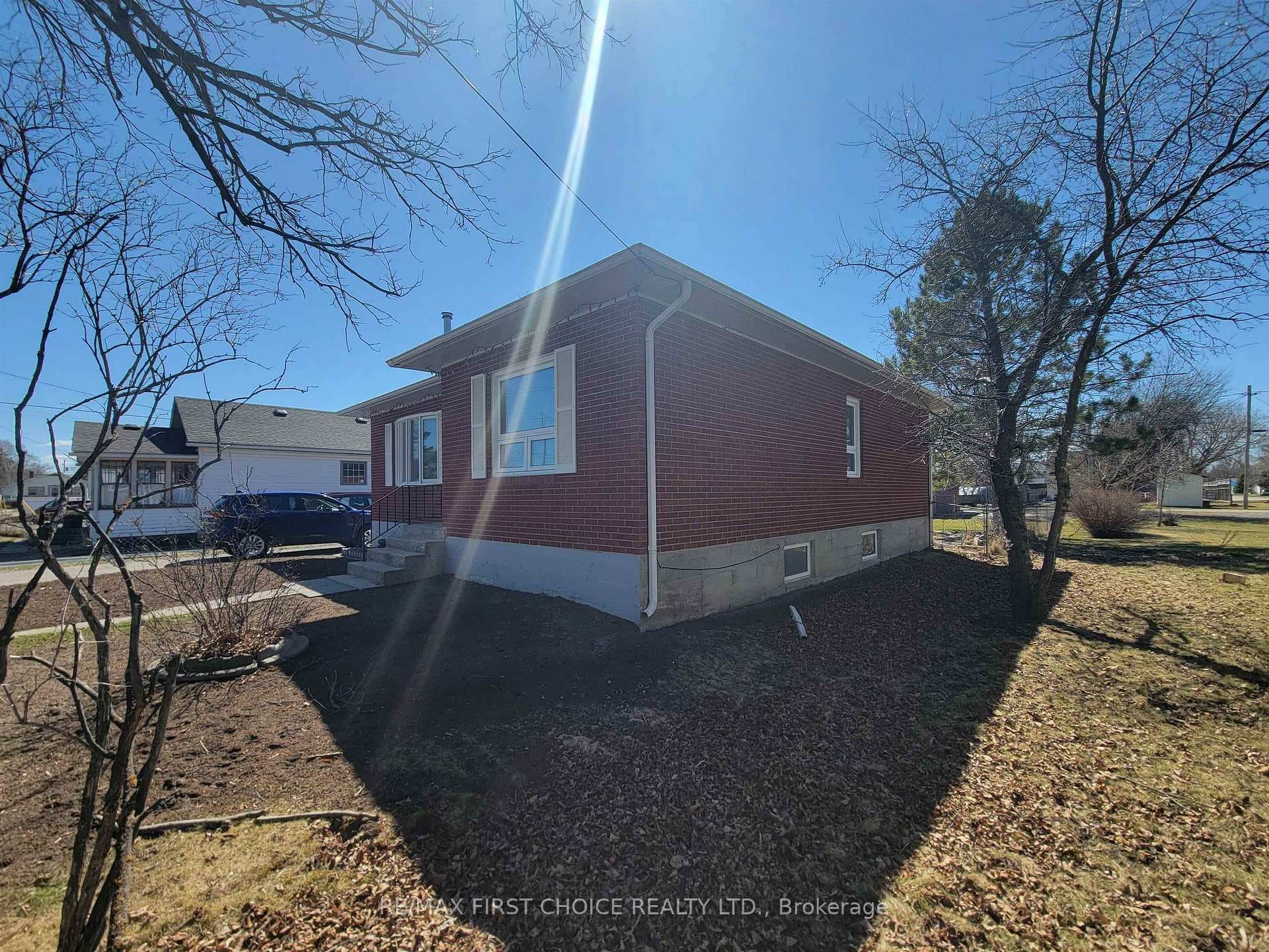 813 Phair Ave photo 20