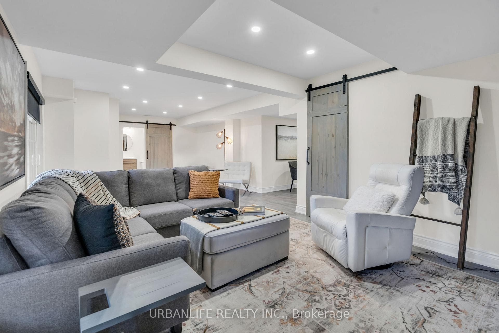 709 Emily Grove photo 34
