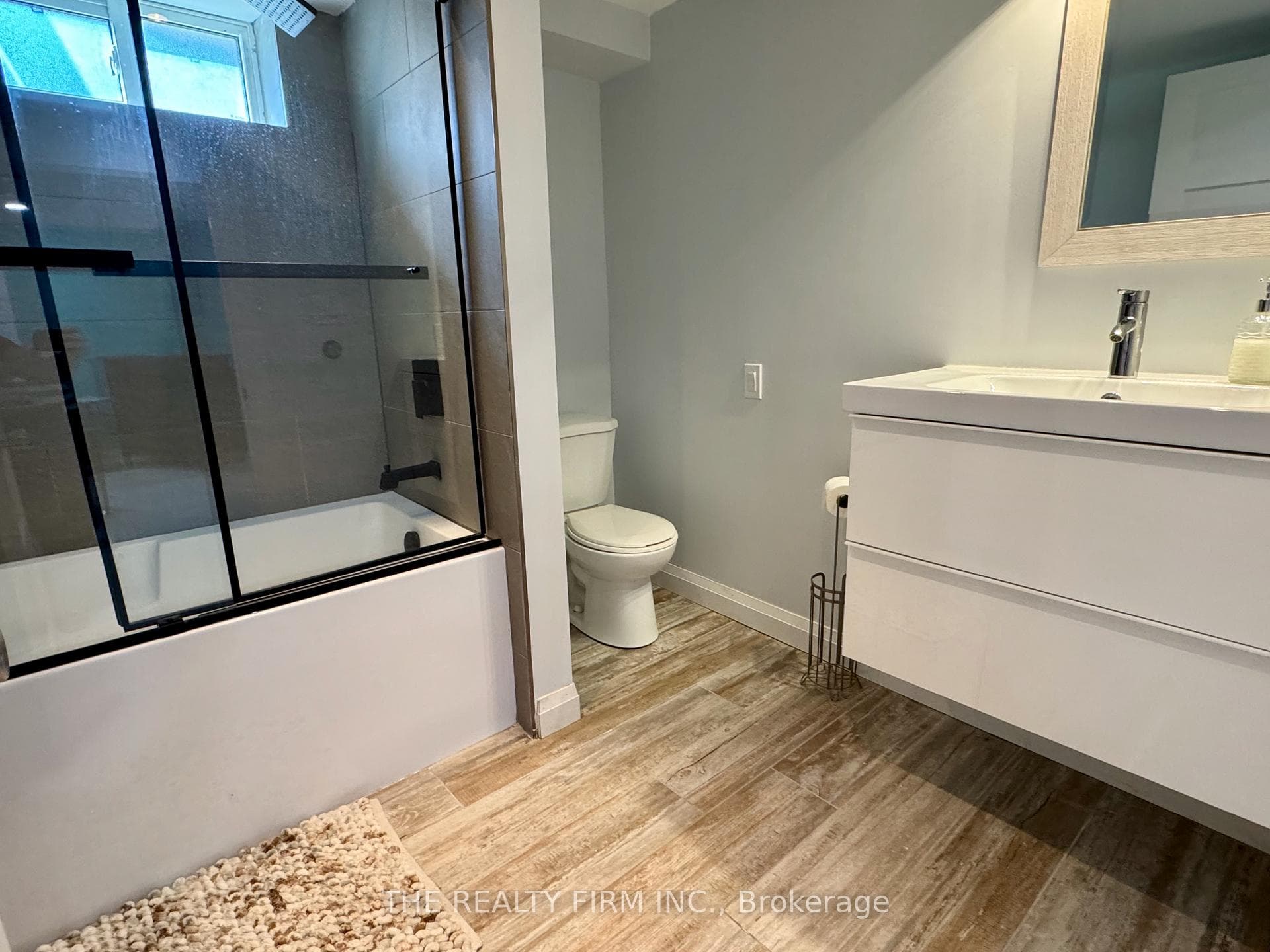 571 Everglade Crescent photo 23