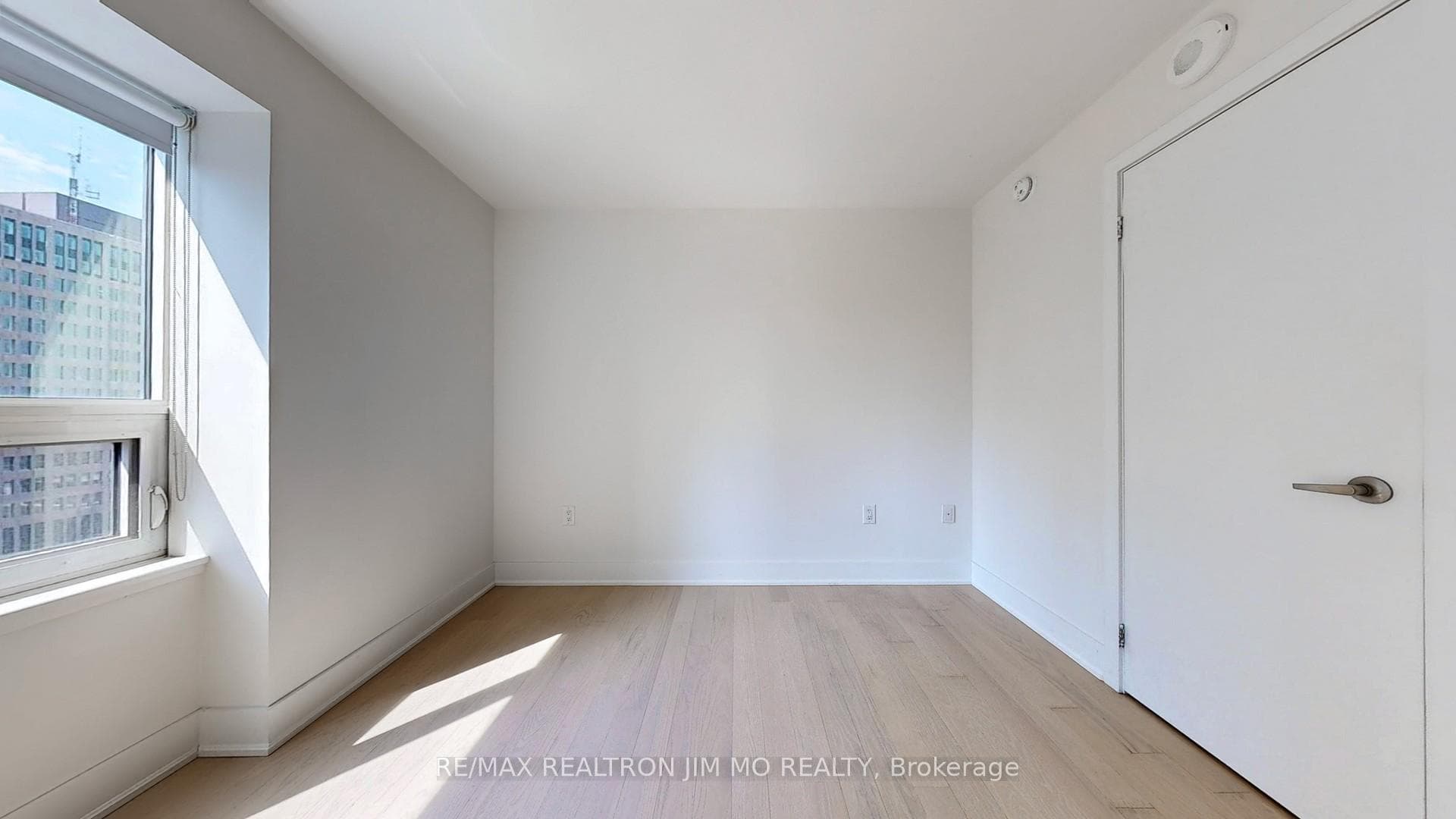 955 Bay Street Unit 2205 photo 22