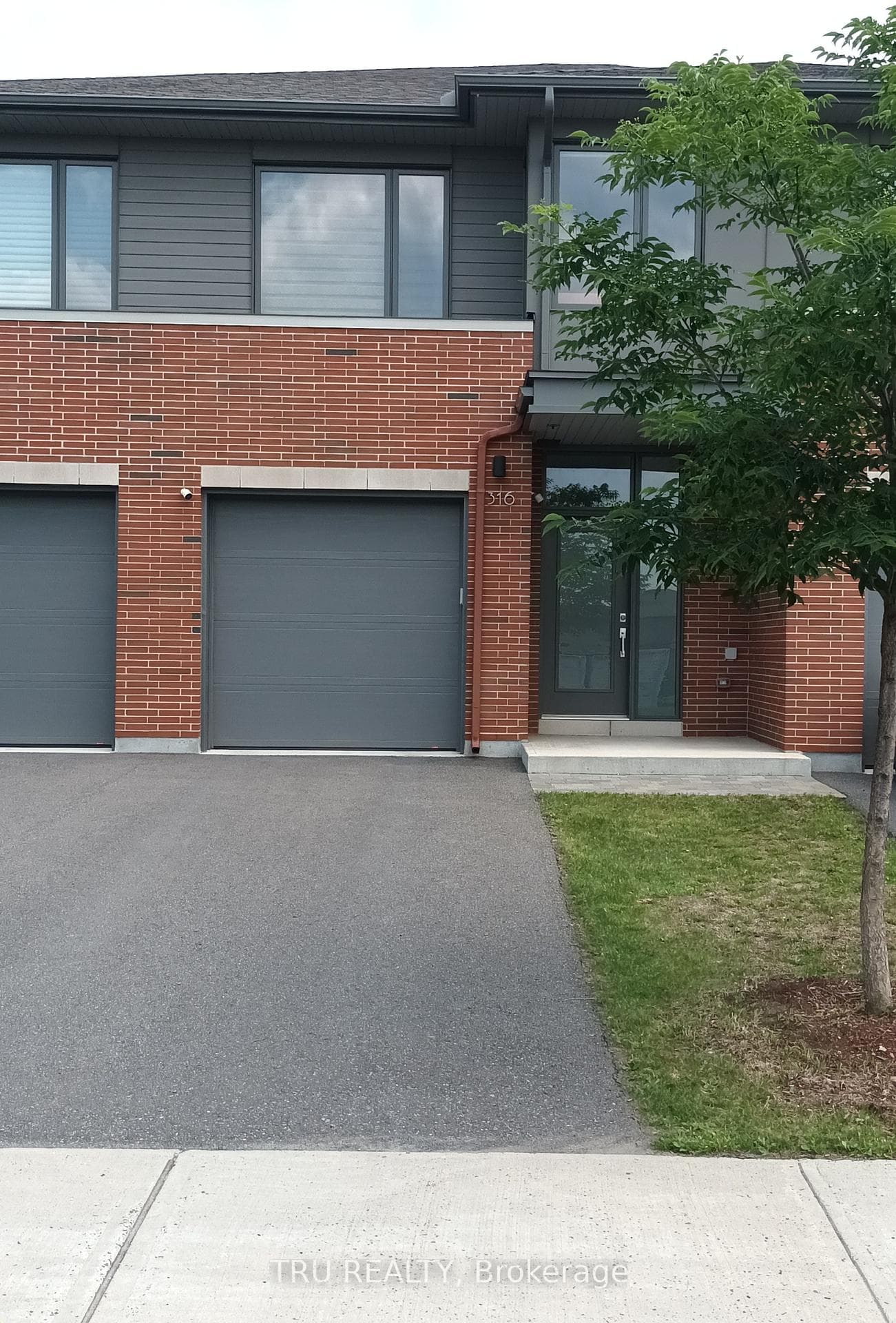 316 Wigwas Street photo 1