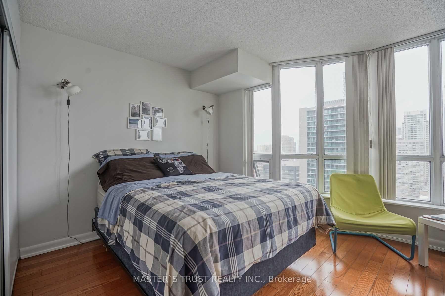 33 Sheppard Avenue Unit 2309 photo 4