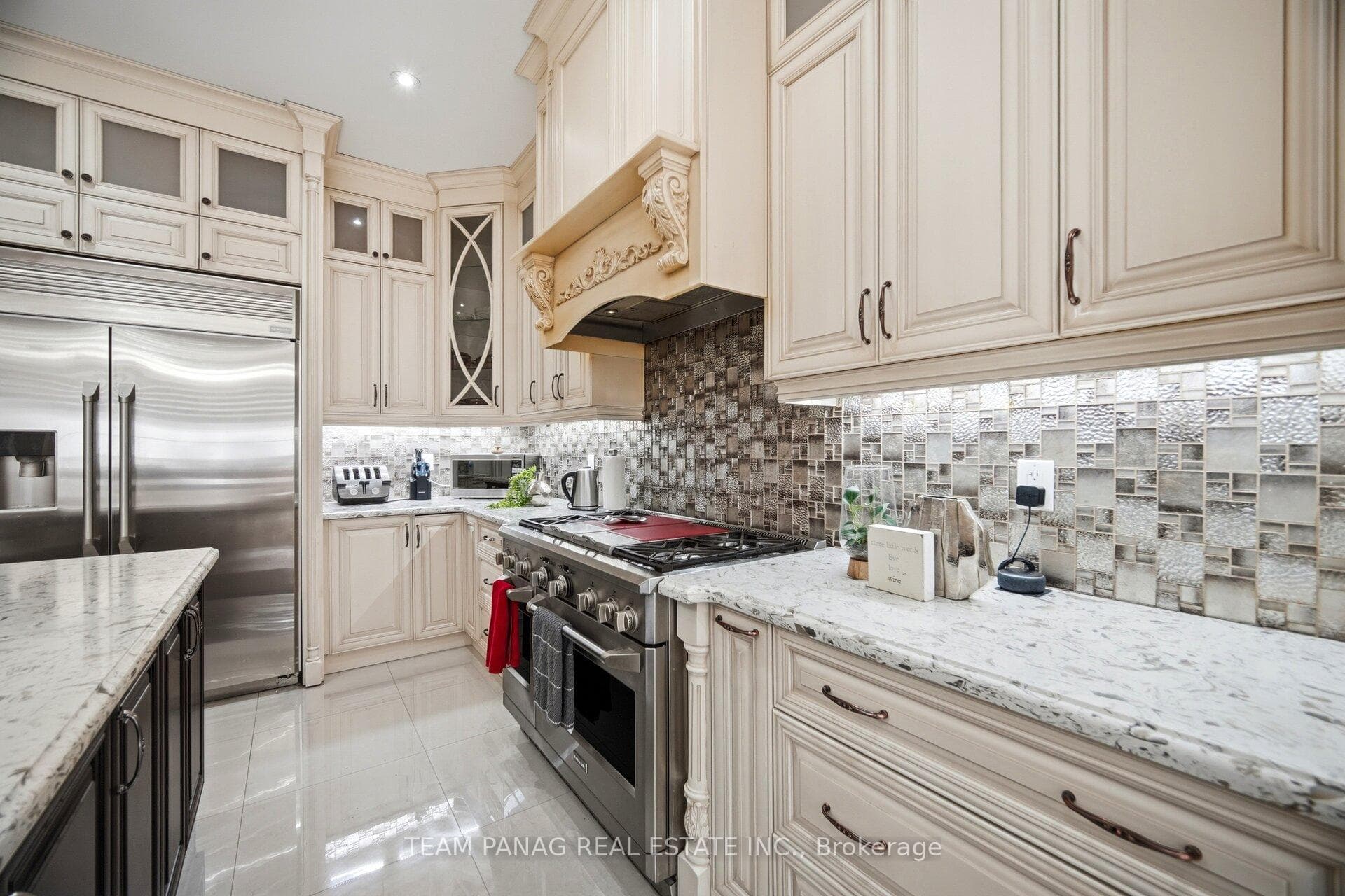 19 Falkland Road photo 9