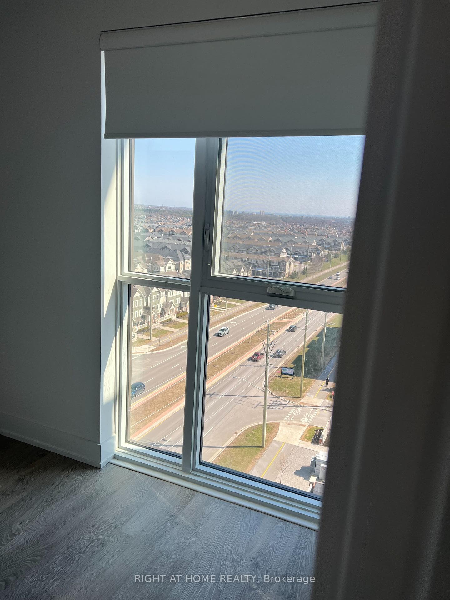2550 Simcoe Street Unit 1016 photo 5