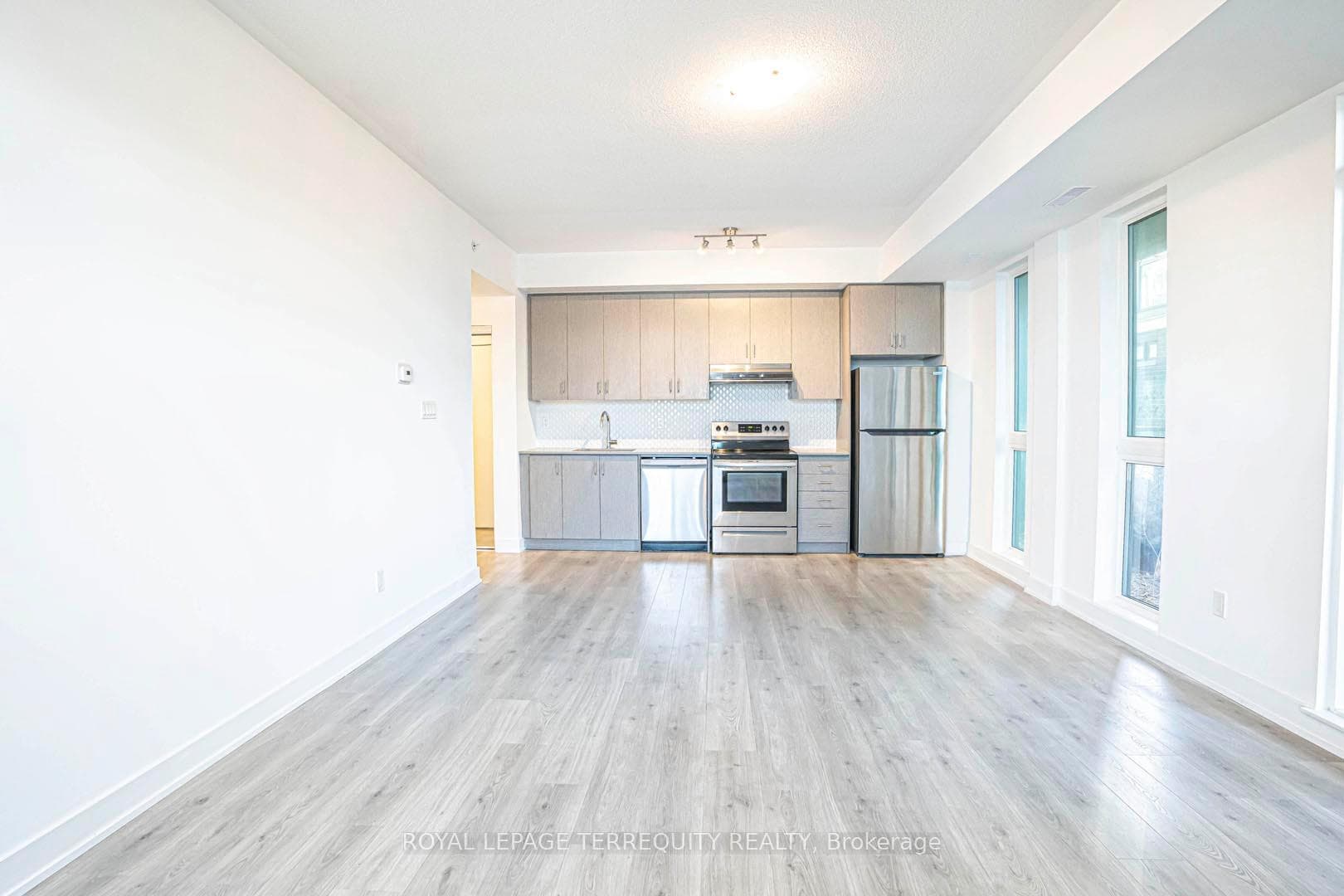 1709 Bur Oak Avenue Unit G09 photo 15