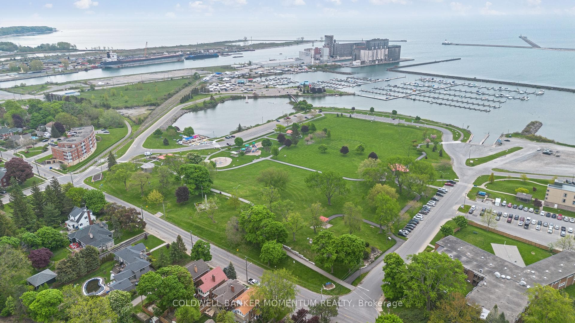 HH Knoll Park and Marina at the waterfront