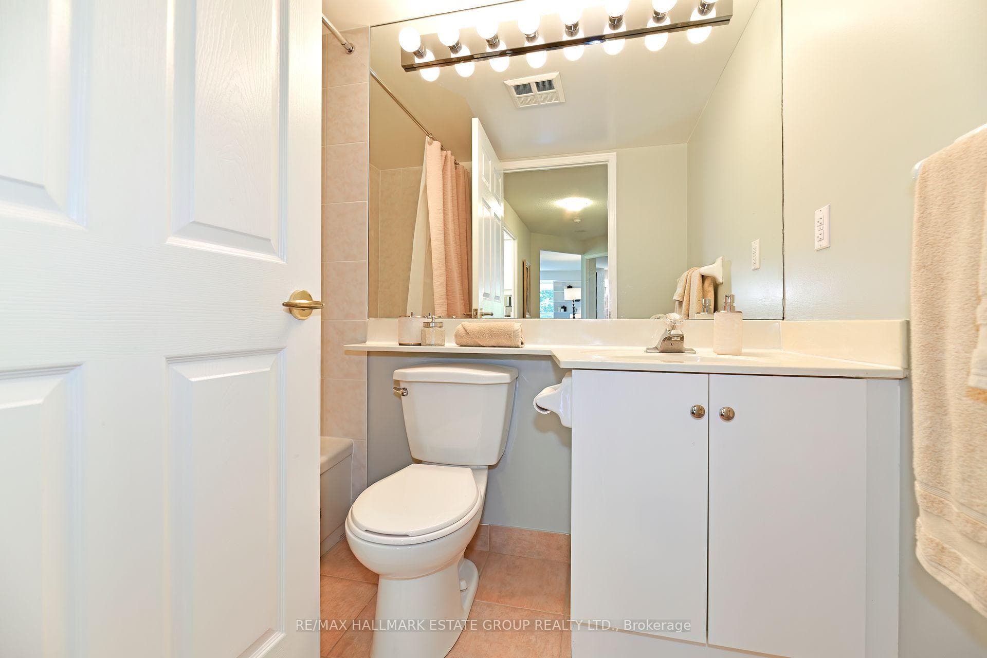 38 Avoca Avenue Unit 403 photo 26