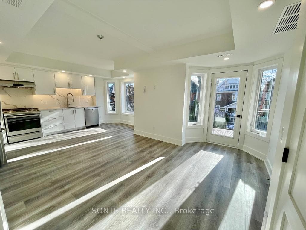 333 Palmerston Boulevard Unit #201 photo 4