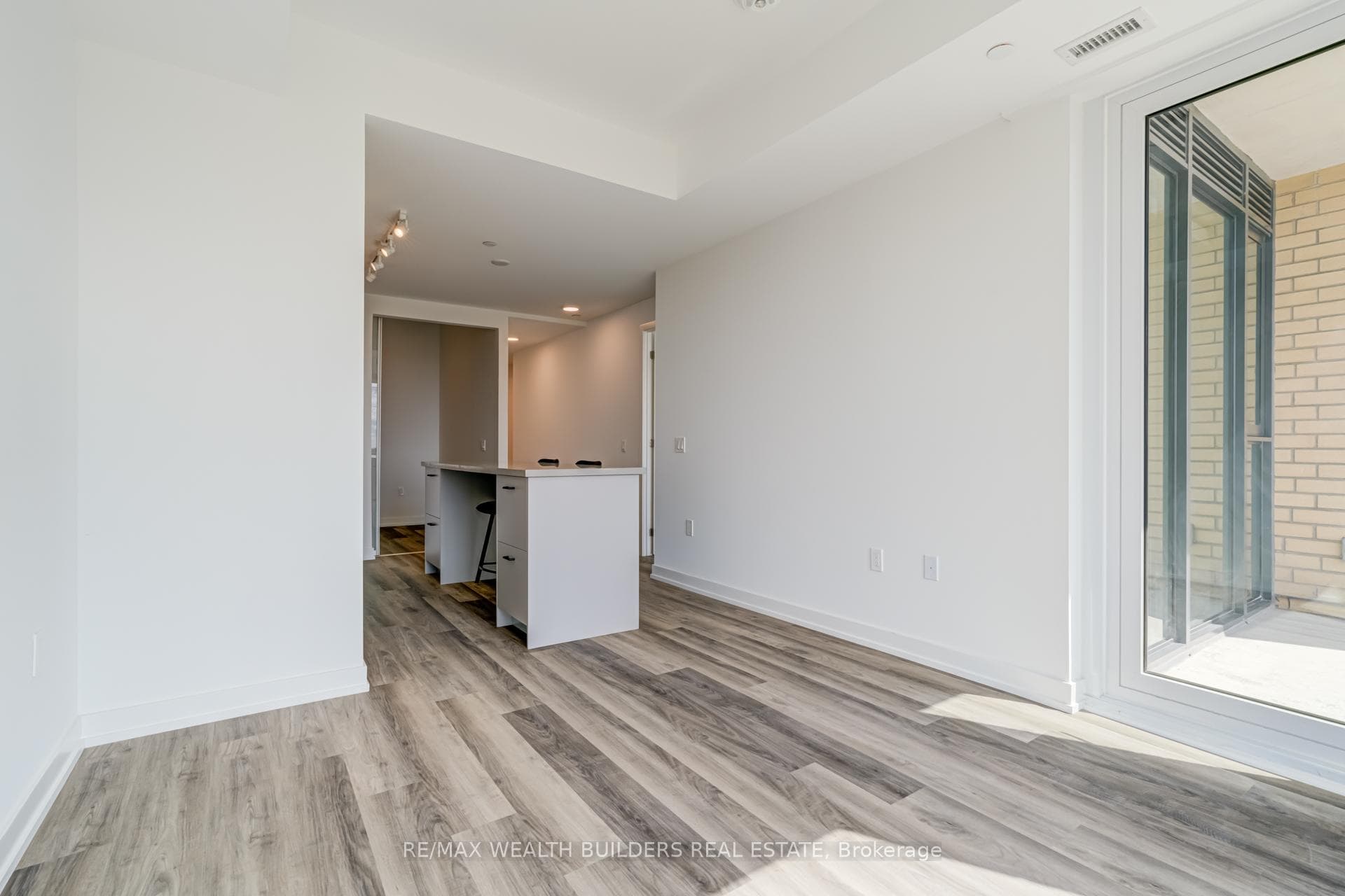 6 Chartwell Road Unit 412 photo 12