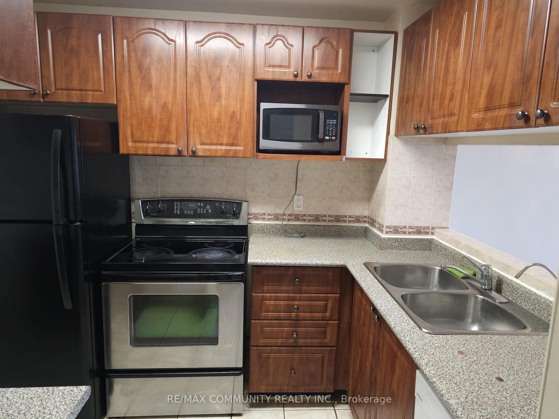 3050 Ellesmere Road Unit 403 photo 3