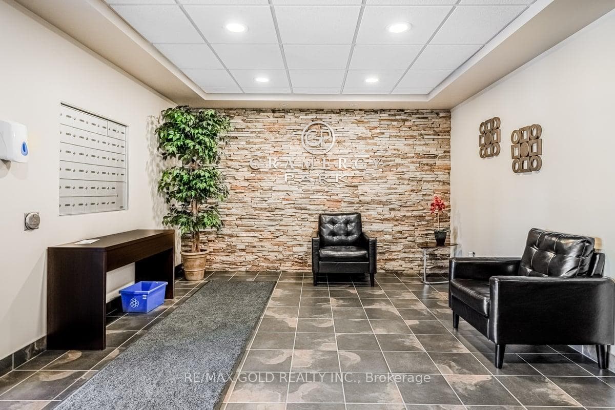 901 Paisley Road Unit 301 photo 4