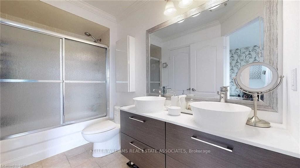 2106 Glenhampton Road photo 22