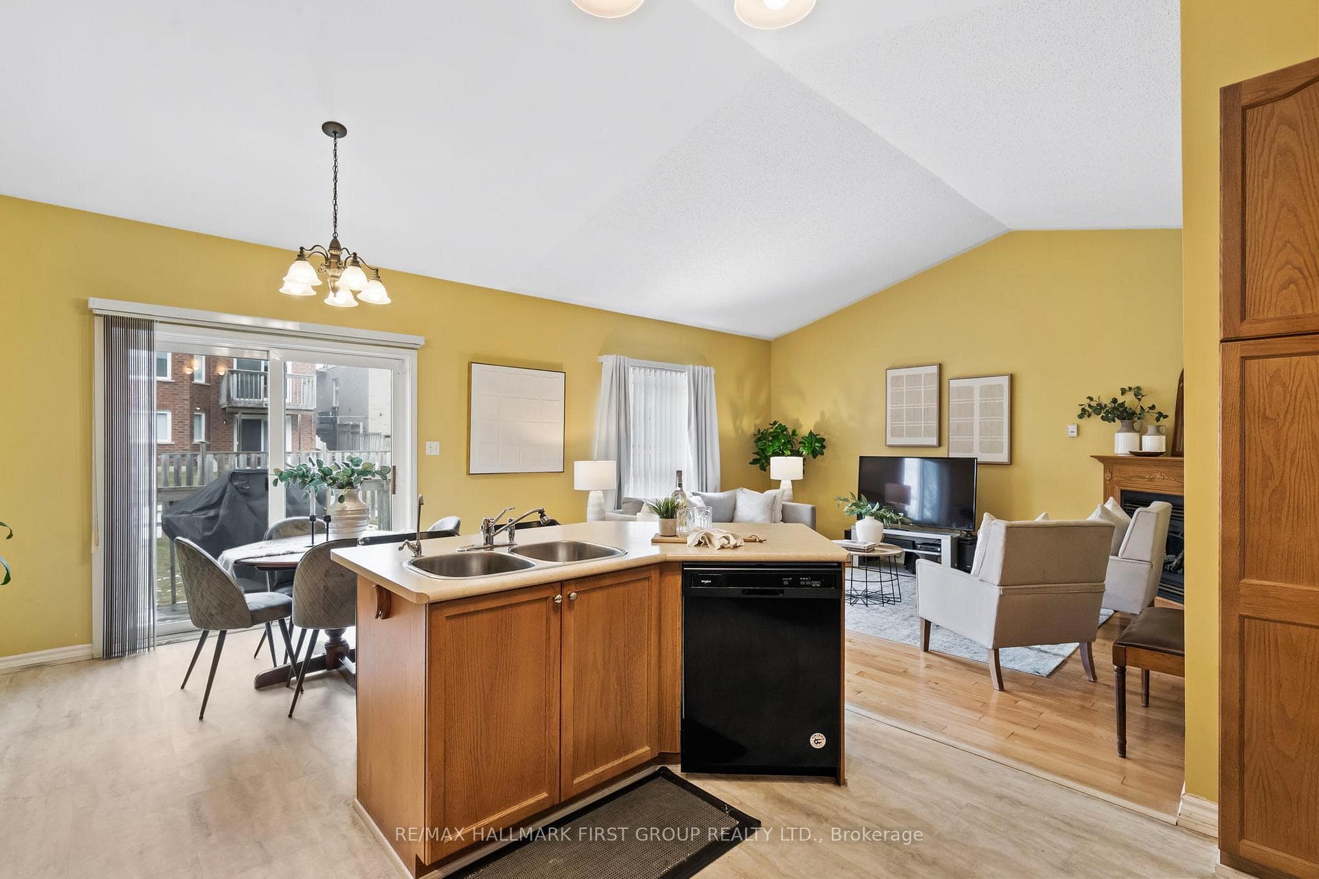 20 Montague Avenue photo 6