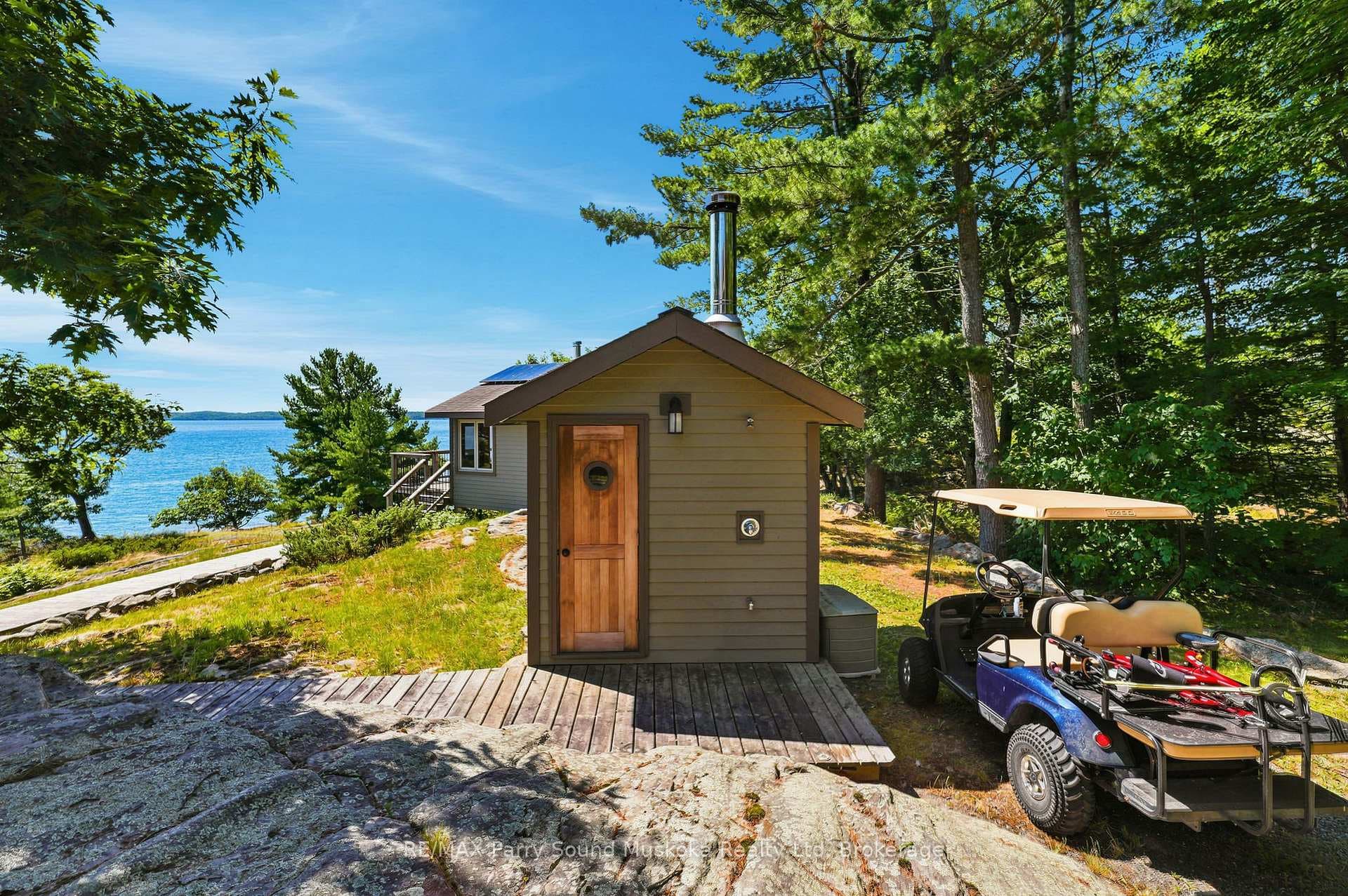 43 15C Island photo 28
