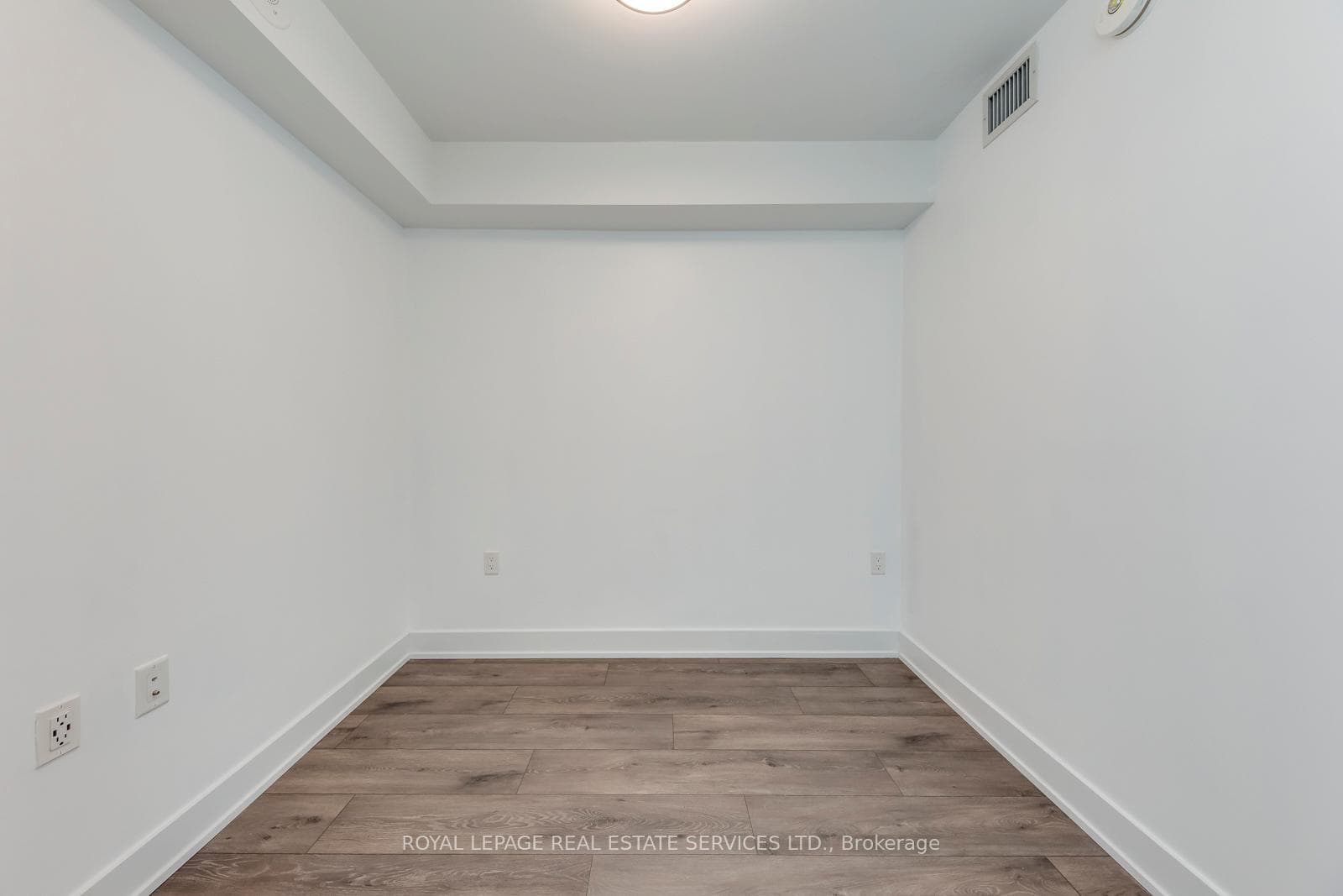 585 Bloor Street Unit 1320 photo 19