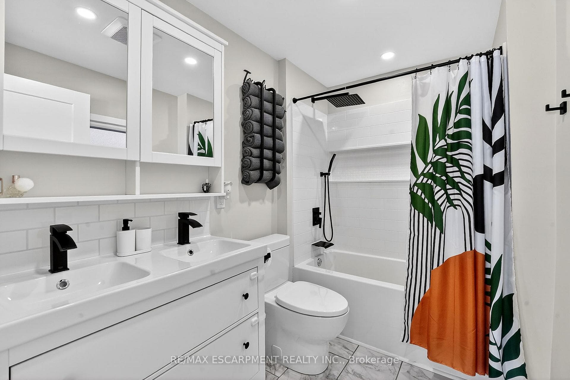 162 Dufferin Street photo 13