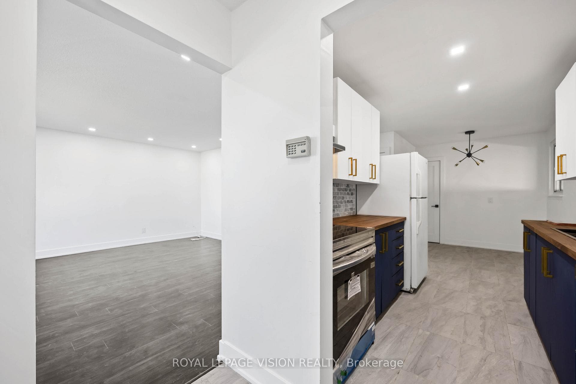 37 Winstanly Crescent photo 21
