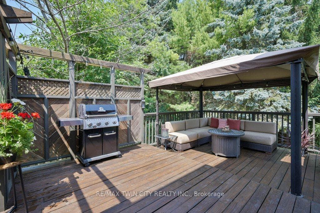 731 HOLLY VIEW Place photo 31