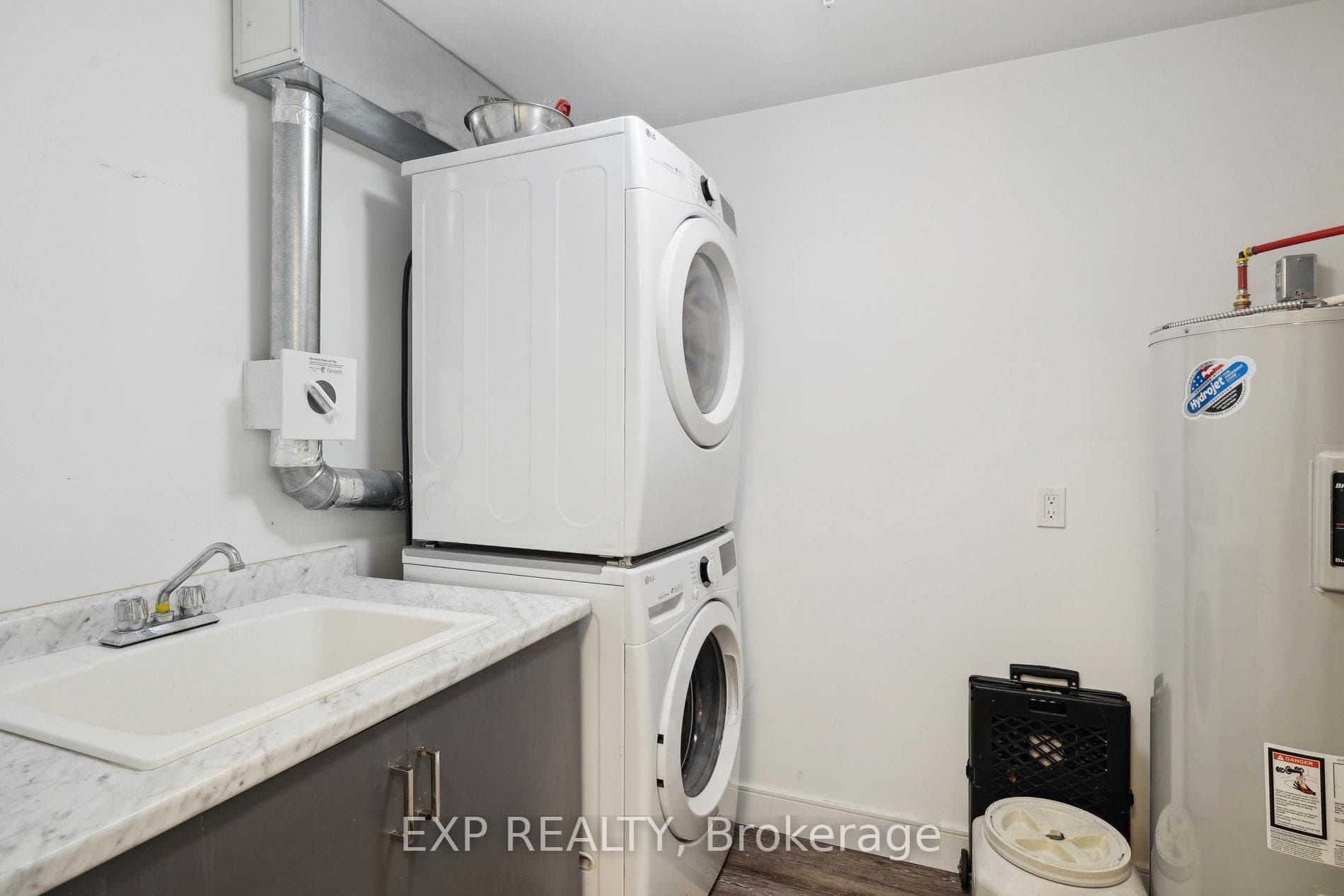 300G Fourth Avenue photo 24