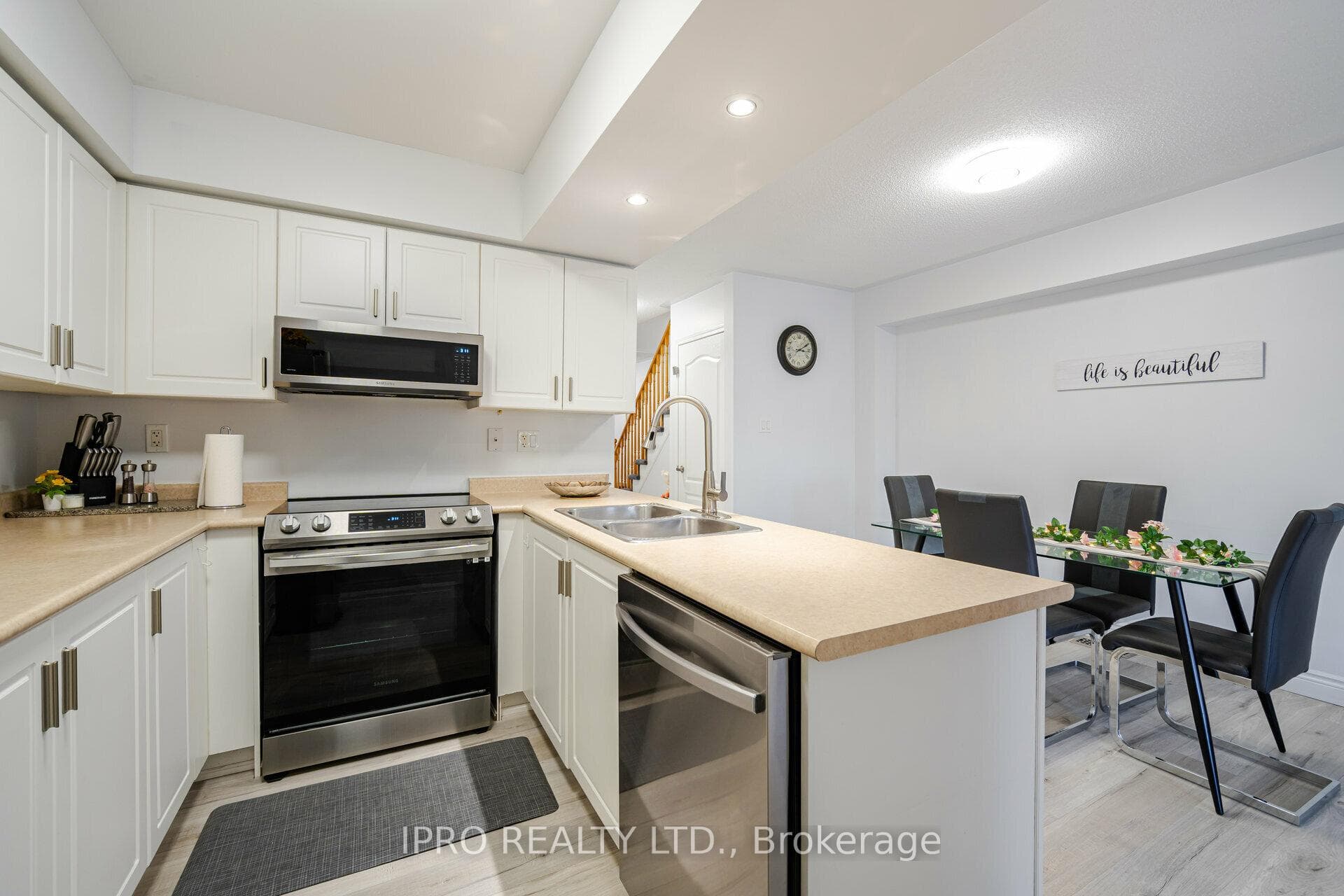 44 Tincomb Crescent photo 10
