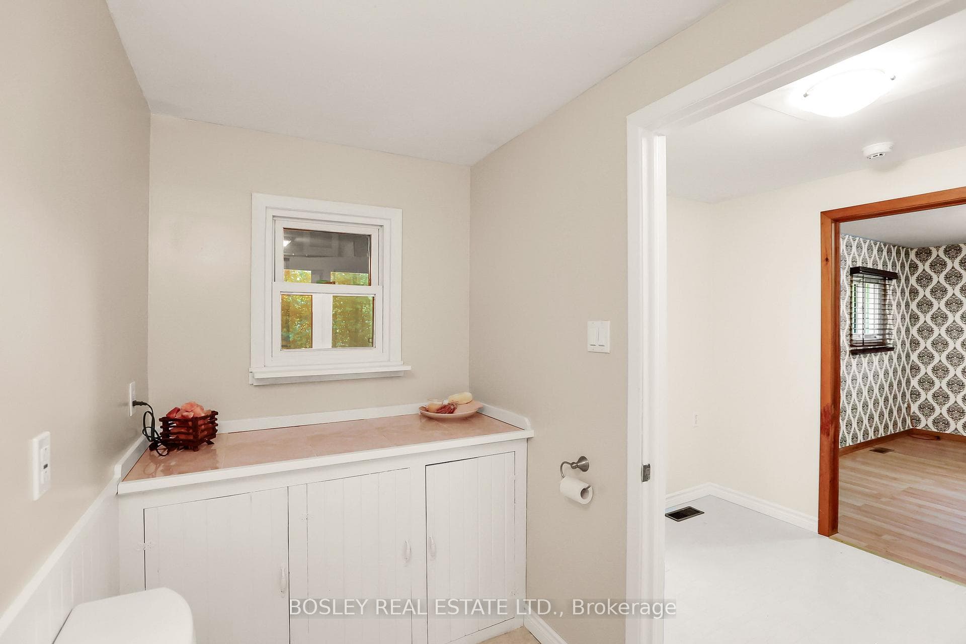 420 Gloria Road photo 32