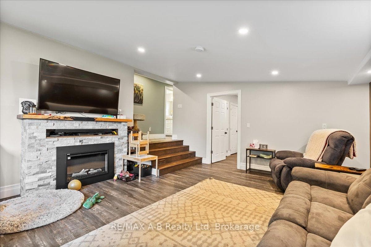 138 Ash Street photo 21