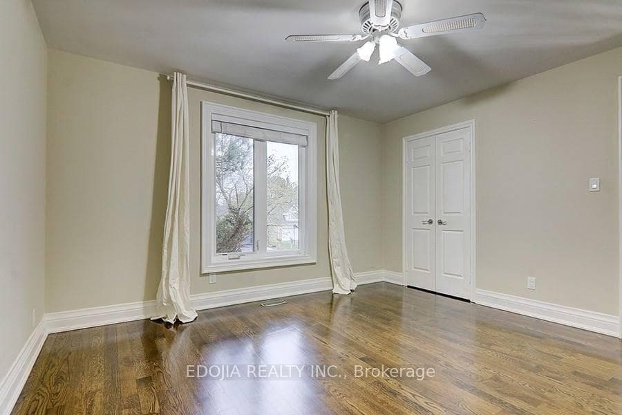122 Cambridge Crescent photo 19