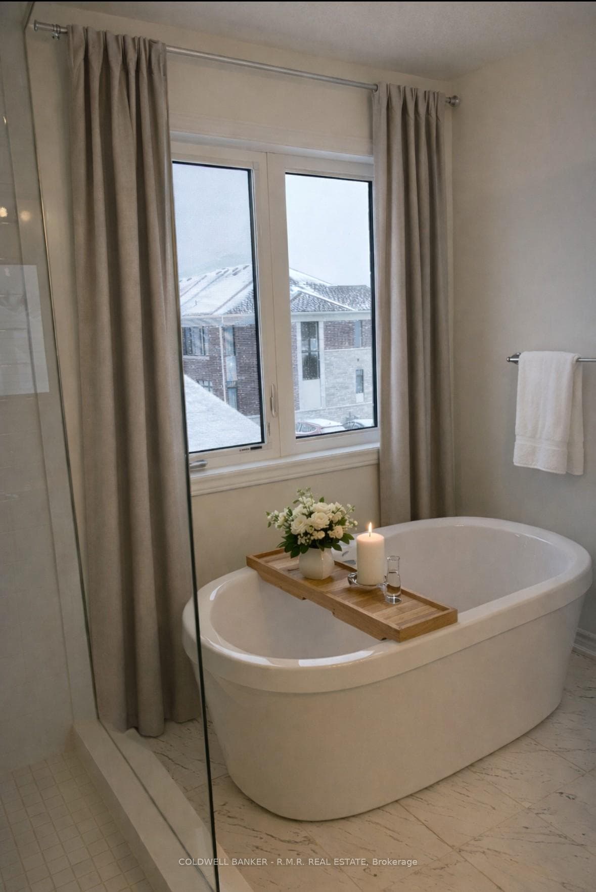 VIRTUALLY STAGED - relaxing soaker tub!