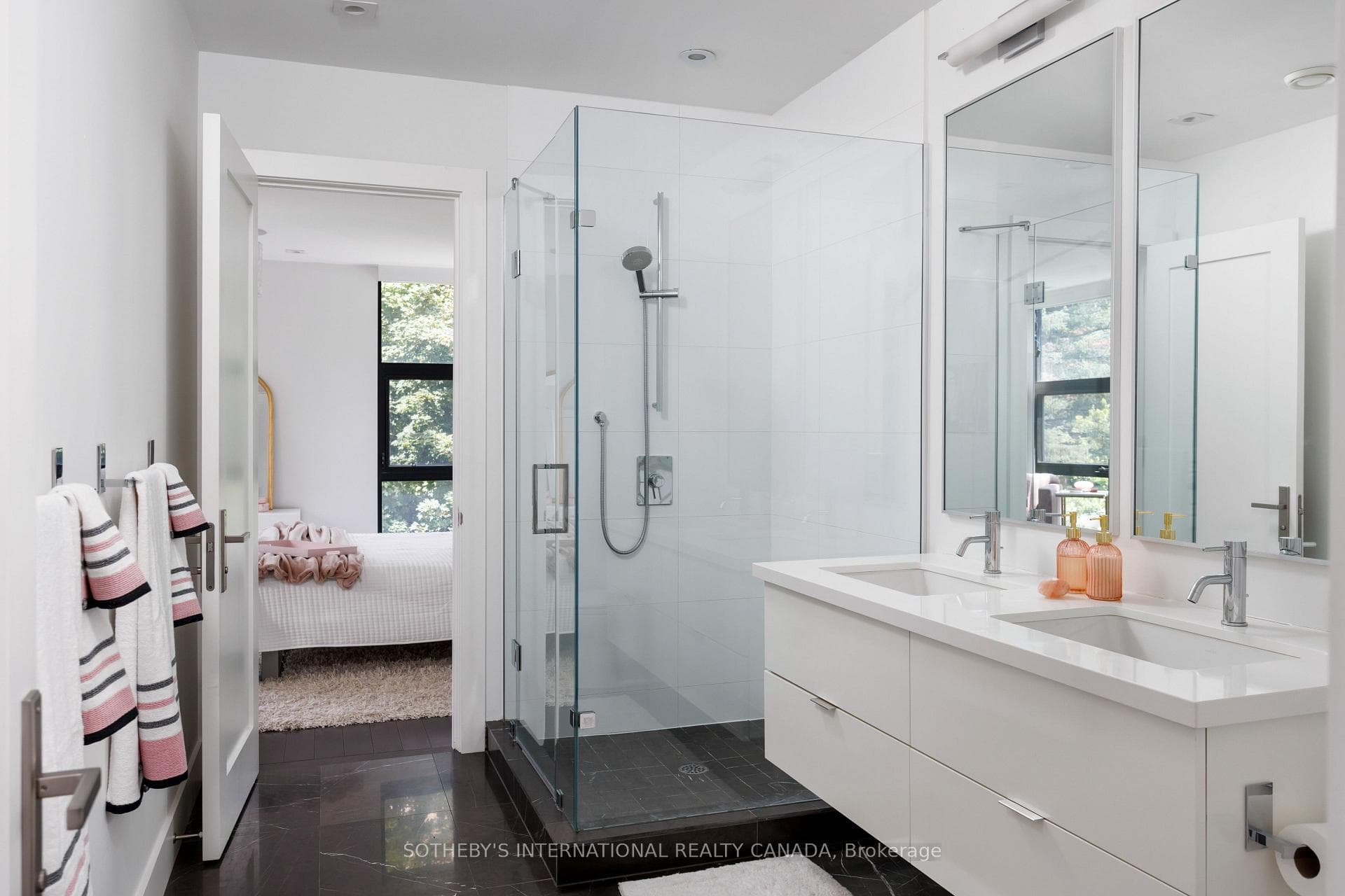 5 Hartfield Road photo 31