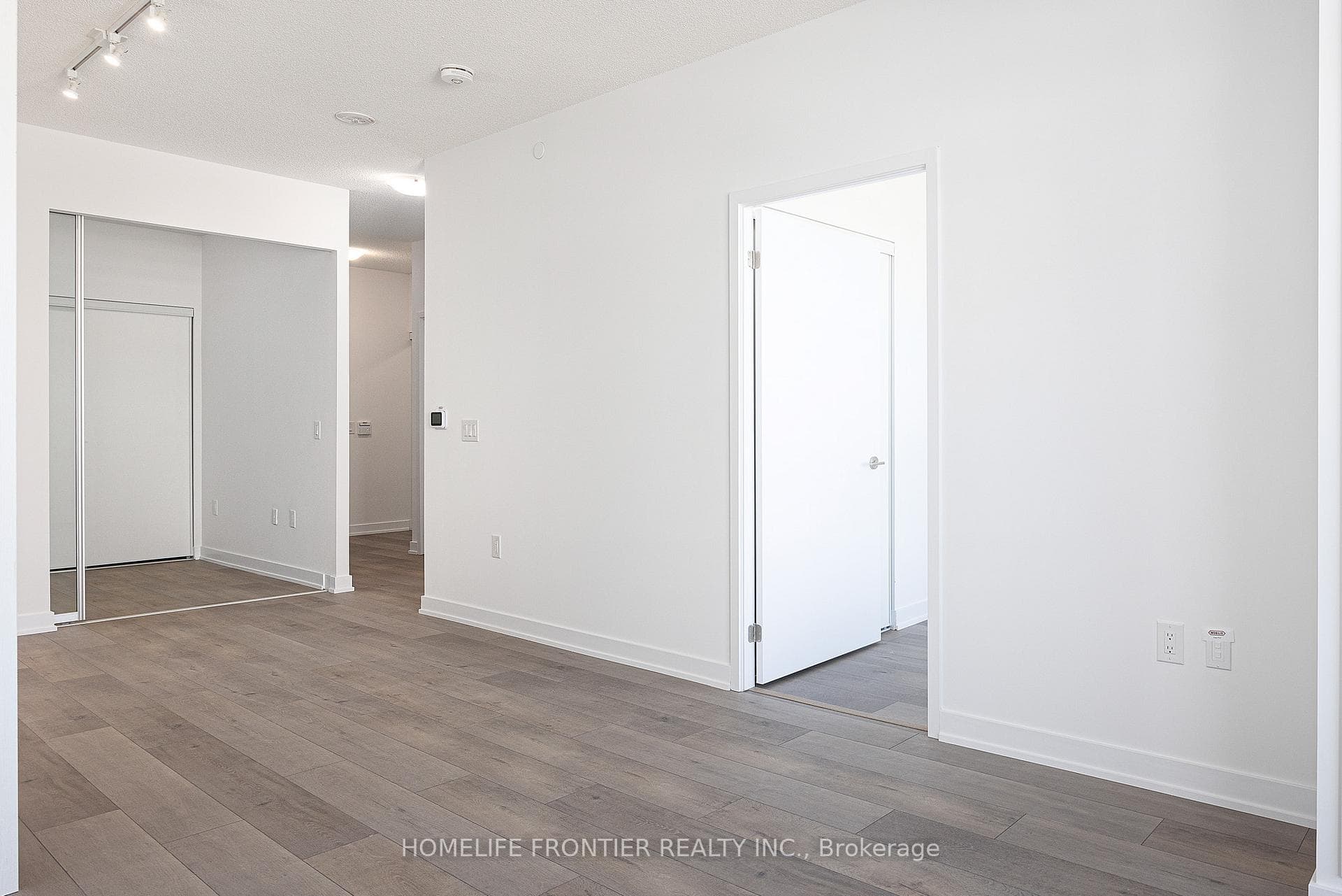 38 Honey Crisp Crescent Unit 819 photo 14