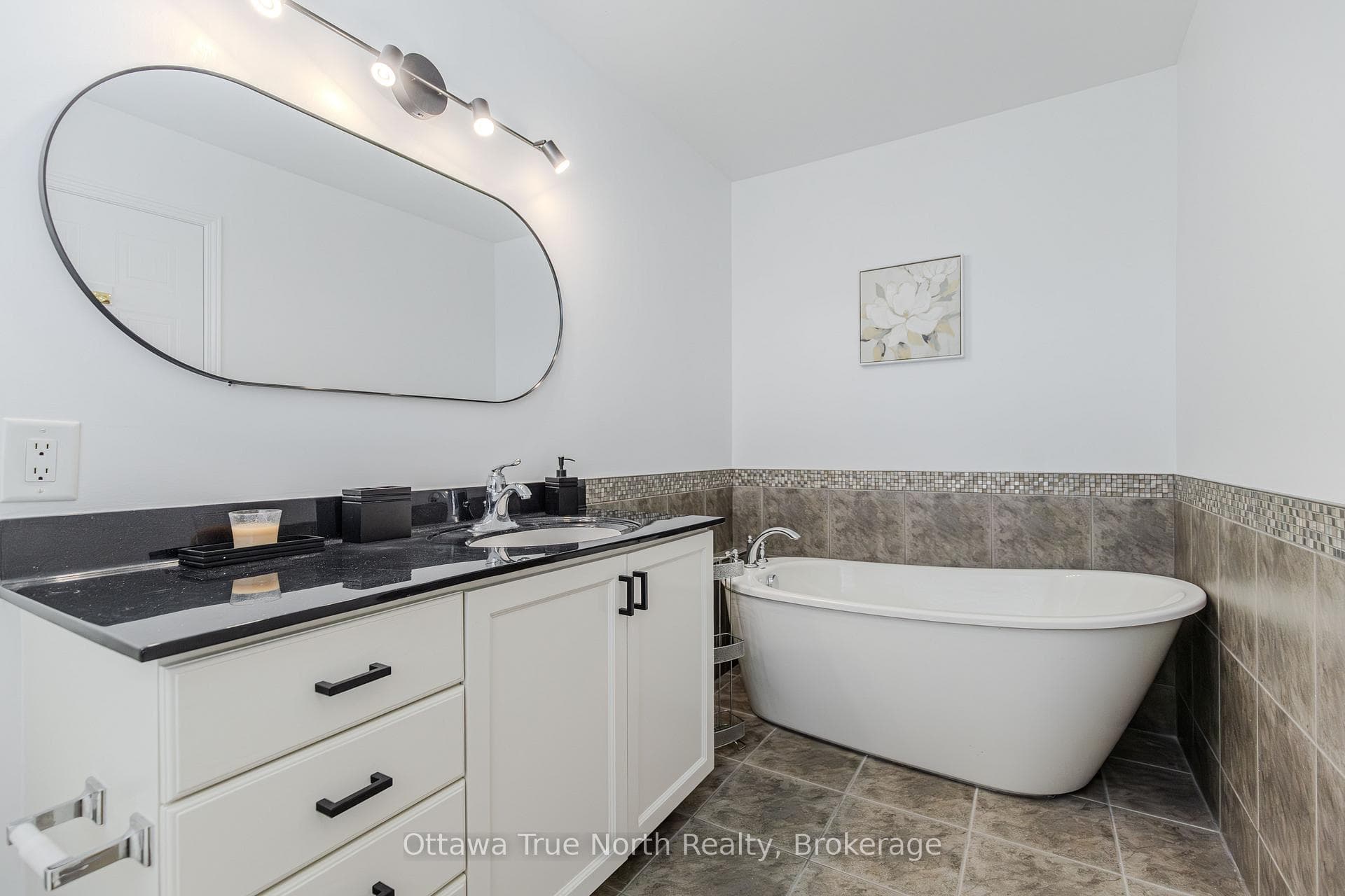 60 Sheppard's Glen Avenue photo 27