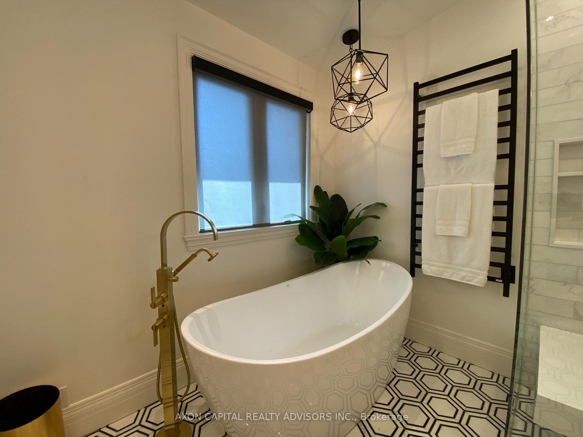 100 Admiral Road photo 13