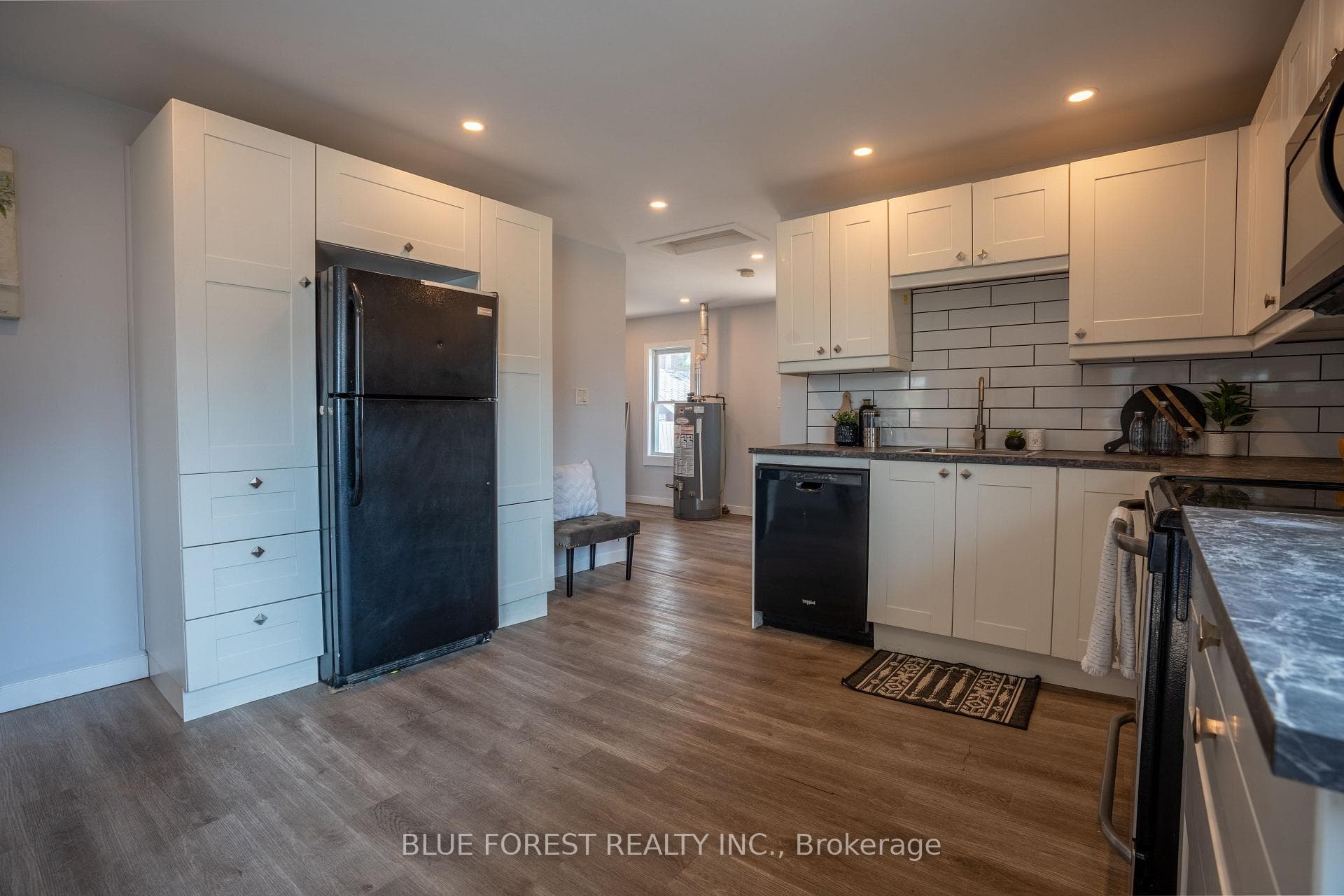 460 WALLACE Street photo 11