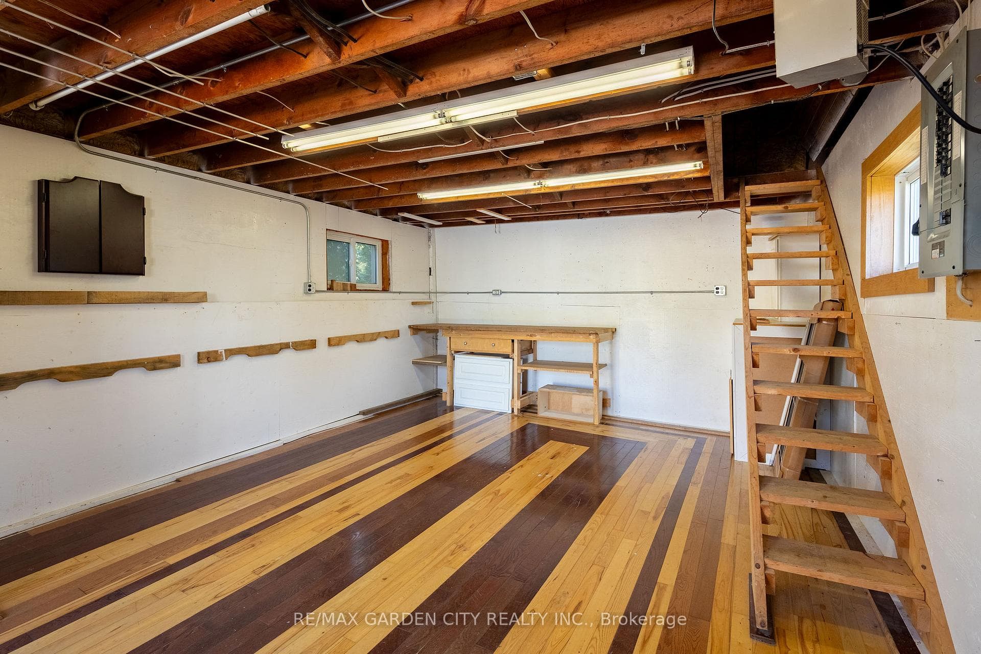5124 Canborough Road photo 29