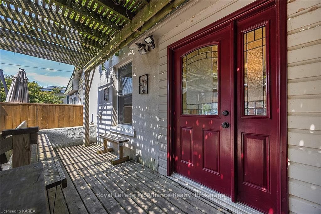 46 ORDNANCE Street photo 39